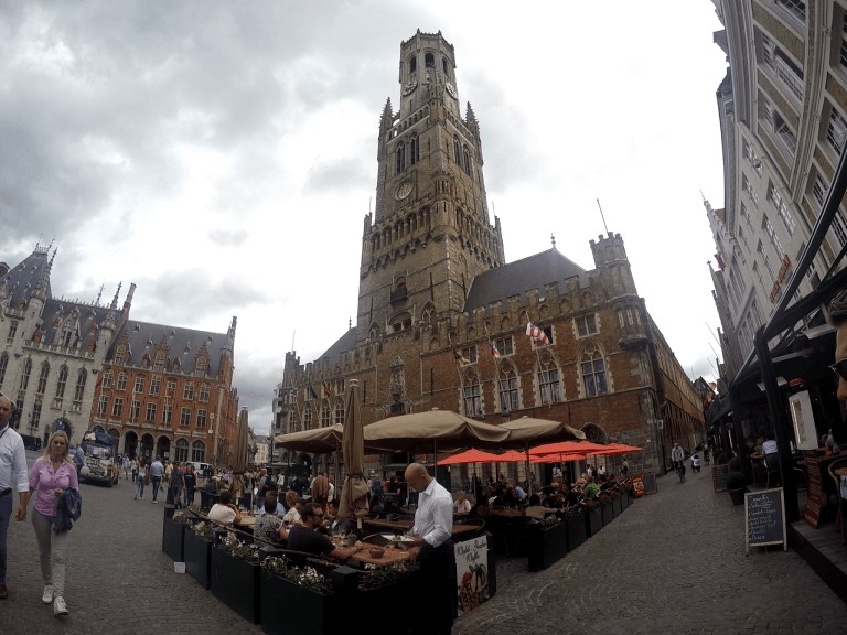 Visita el centro de Brujas