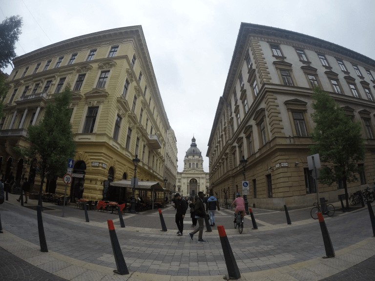 Caminar por las calles de Budapest