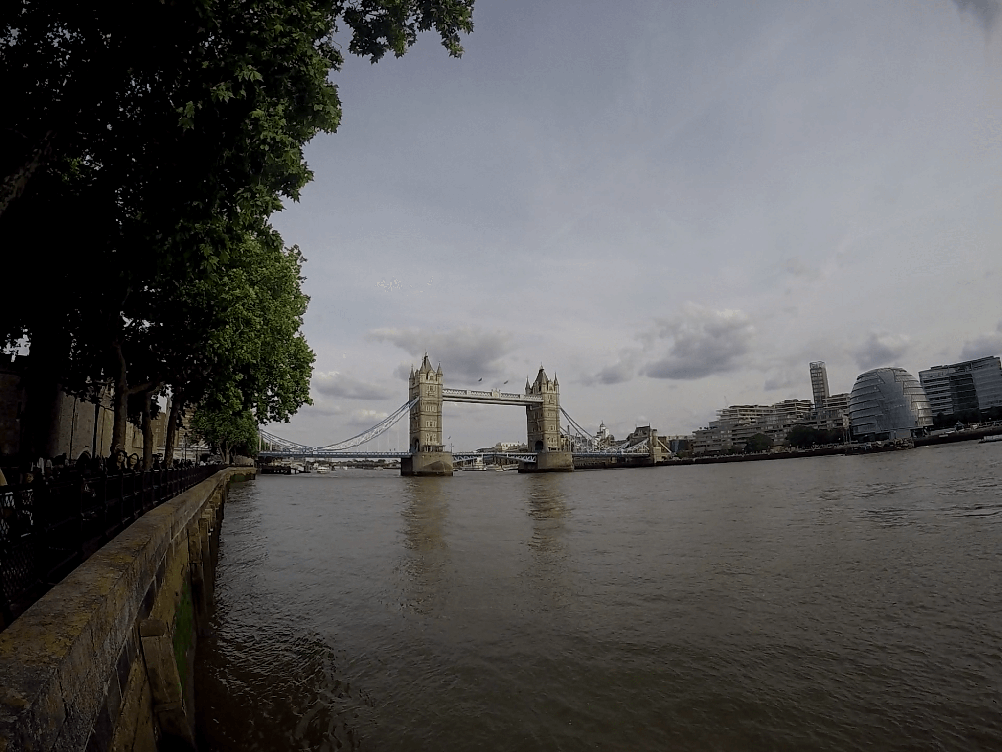 Tower Bridge o Puente de la torre de Londres en Inglaterra
