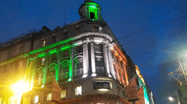 Calles iluminadas para esta celebración en Dublin