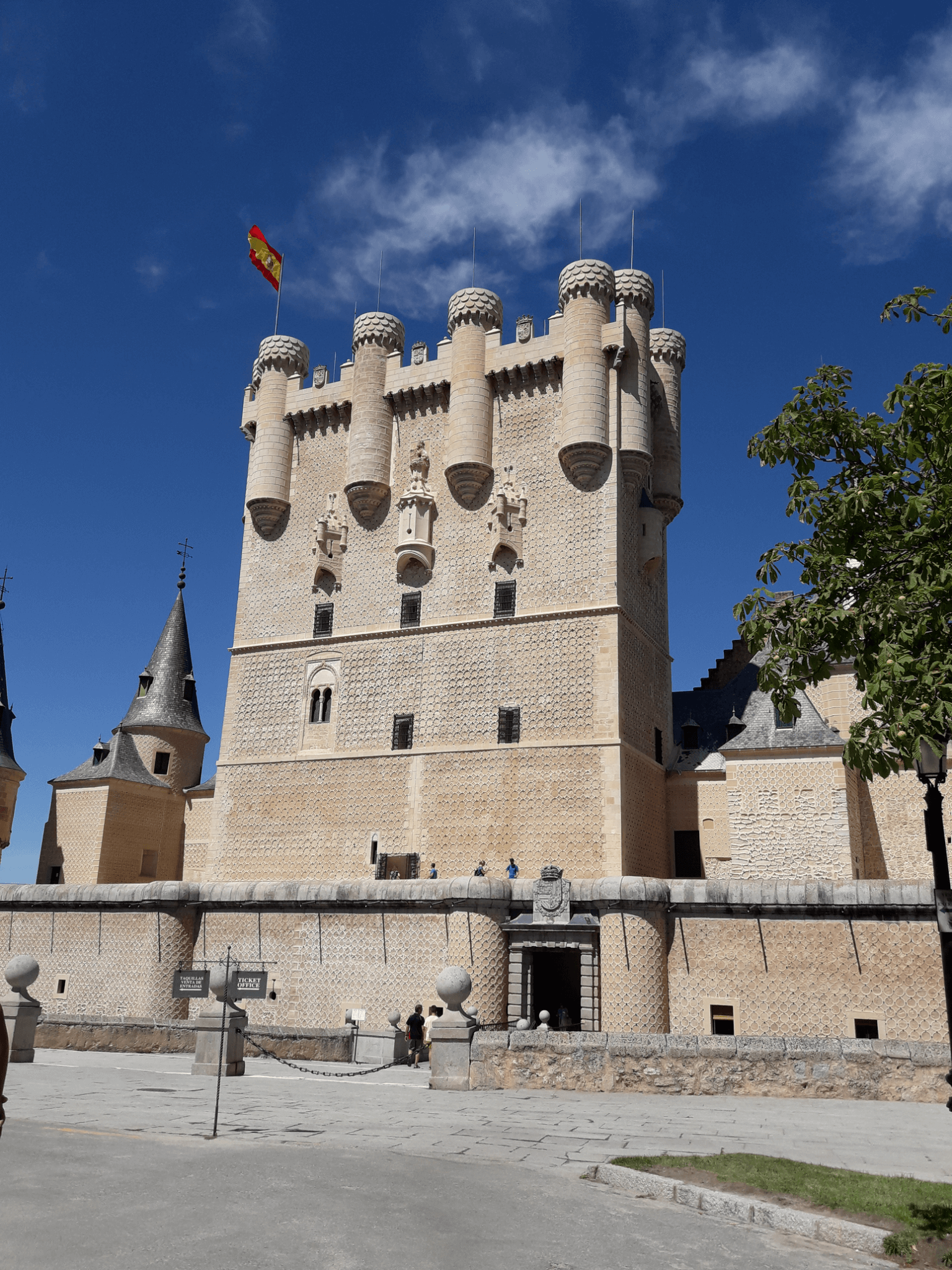Imagen a las afueras del Alcazar de Segovia, España