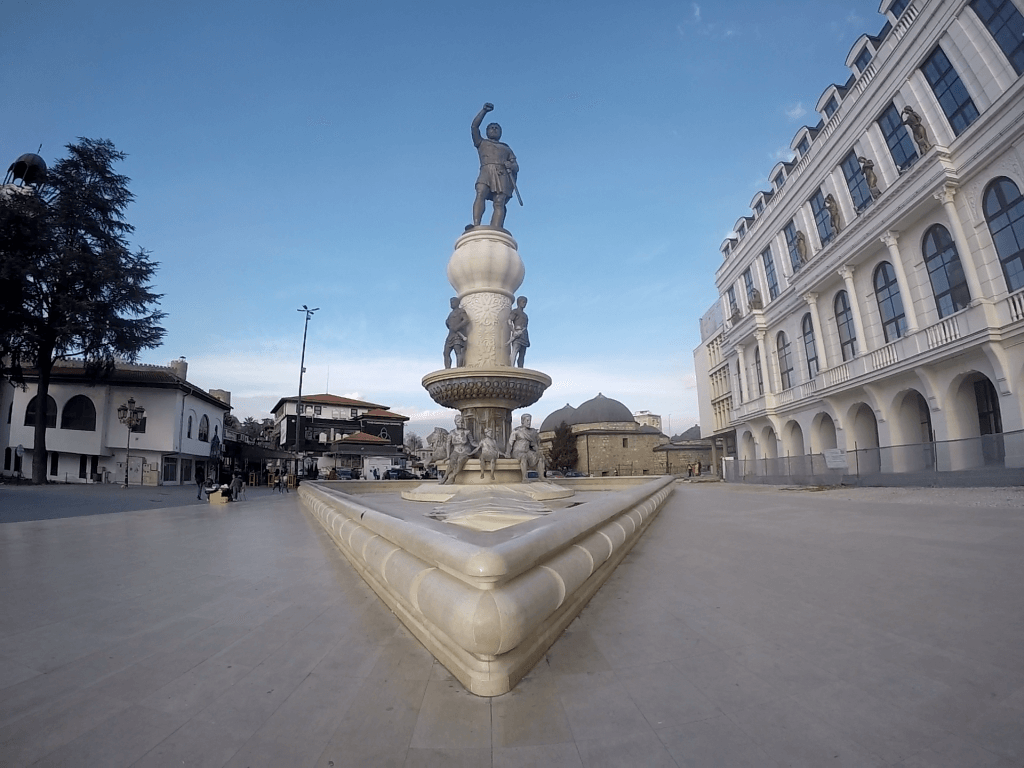 Estatua en Skopje en Macedonia del Norte