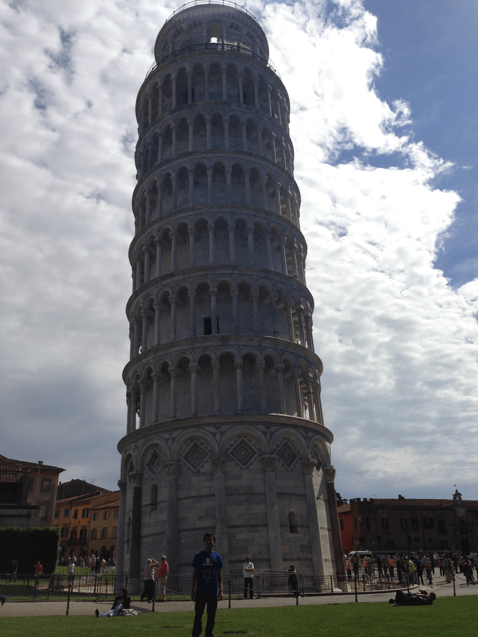 Torre Inclinada de Pisa, Italia - Lugares Imprescindibles de Visitar