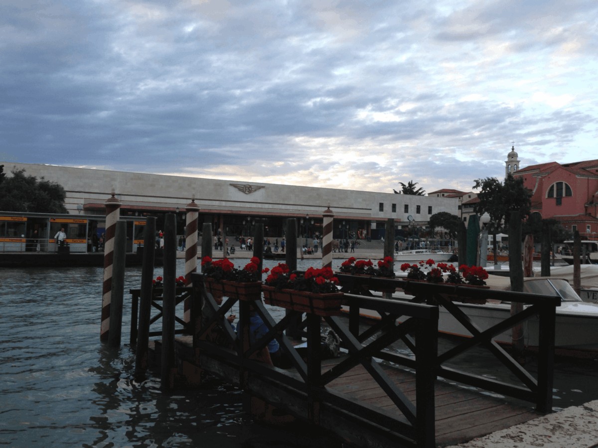 Canales de Venecia en Italia