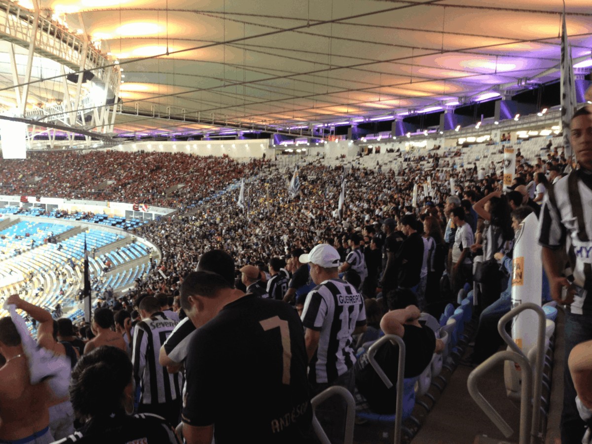Visitar el recinto deportivo durante un partido