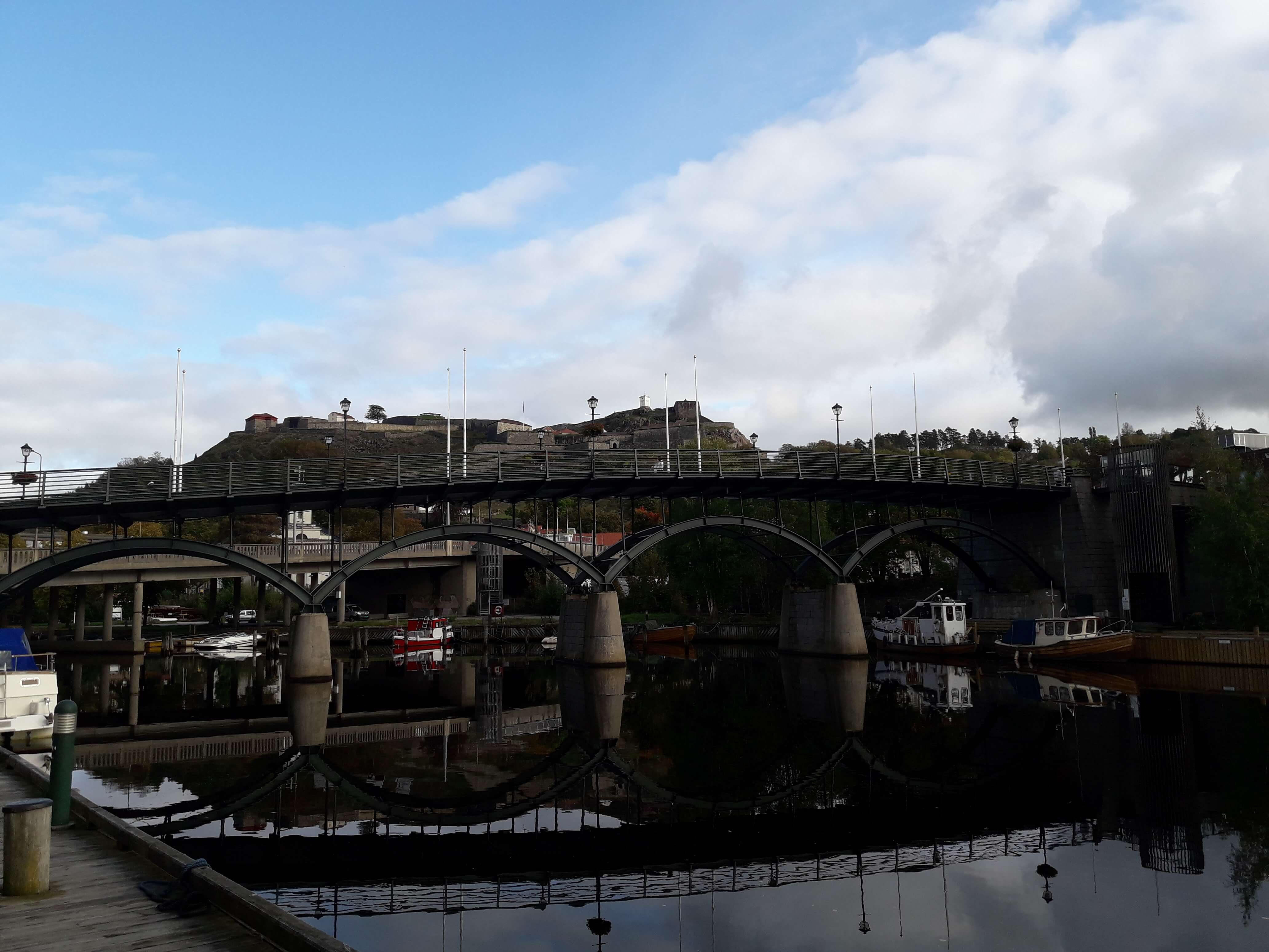 Puente Storgata sobre río Tista