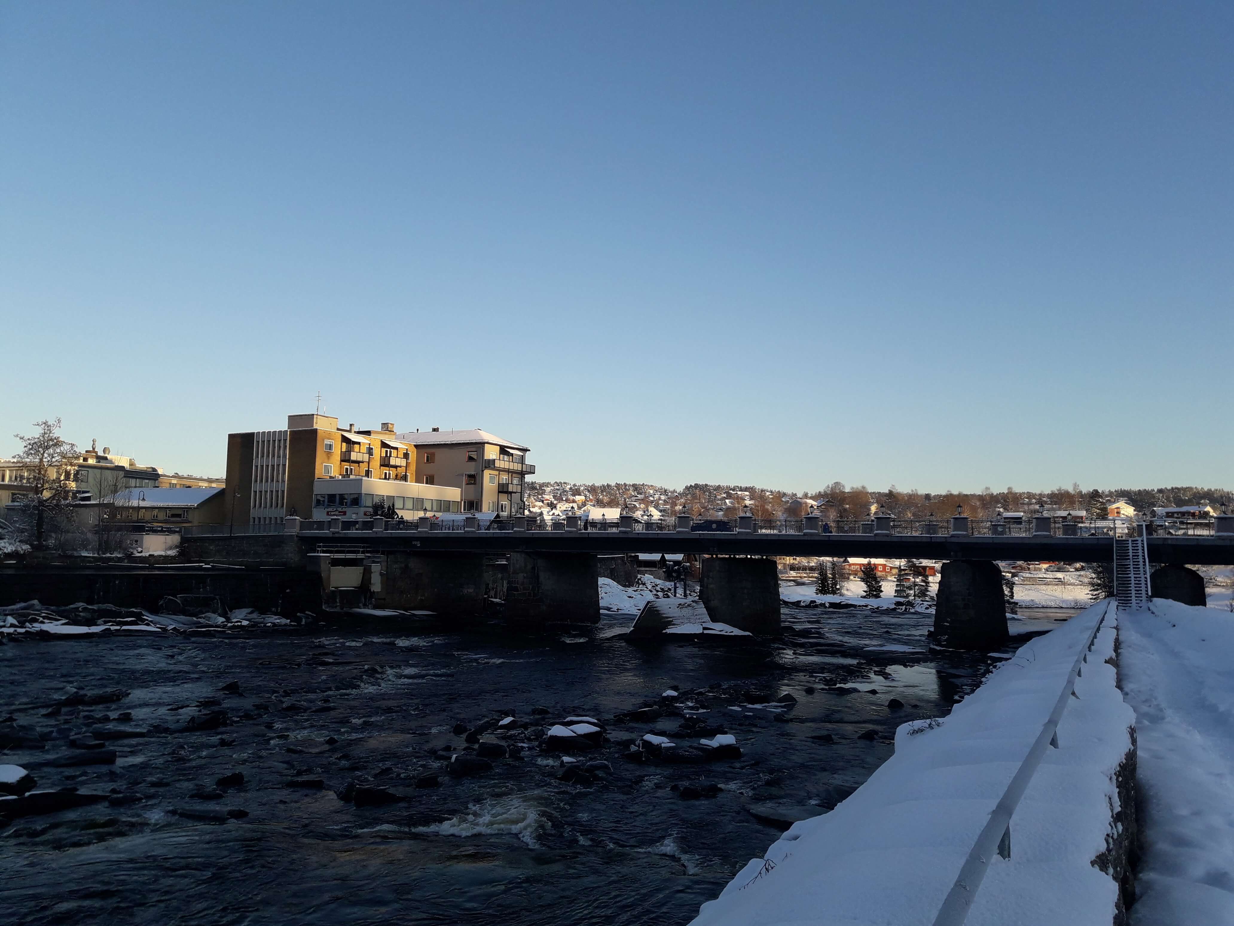 Nybrua, Noruega