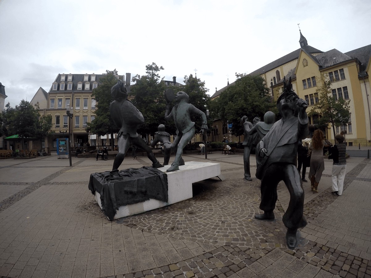 estatuas en ciudad de luxemburgo