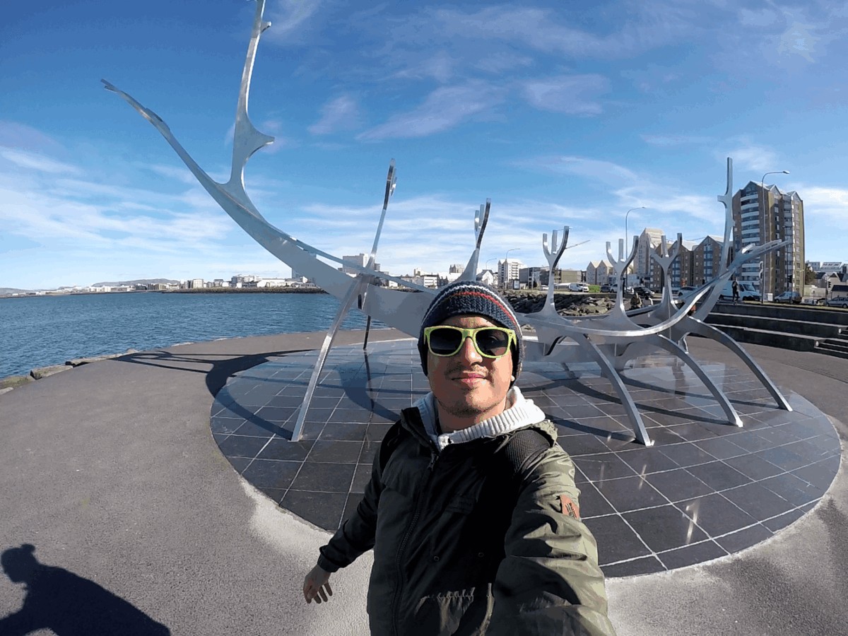 El Viajero del Sol: Escultura en Reikiavik, Islandia