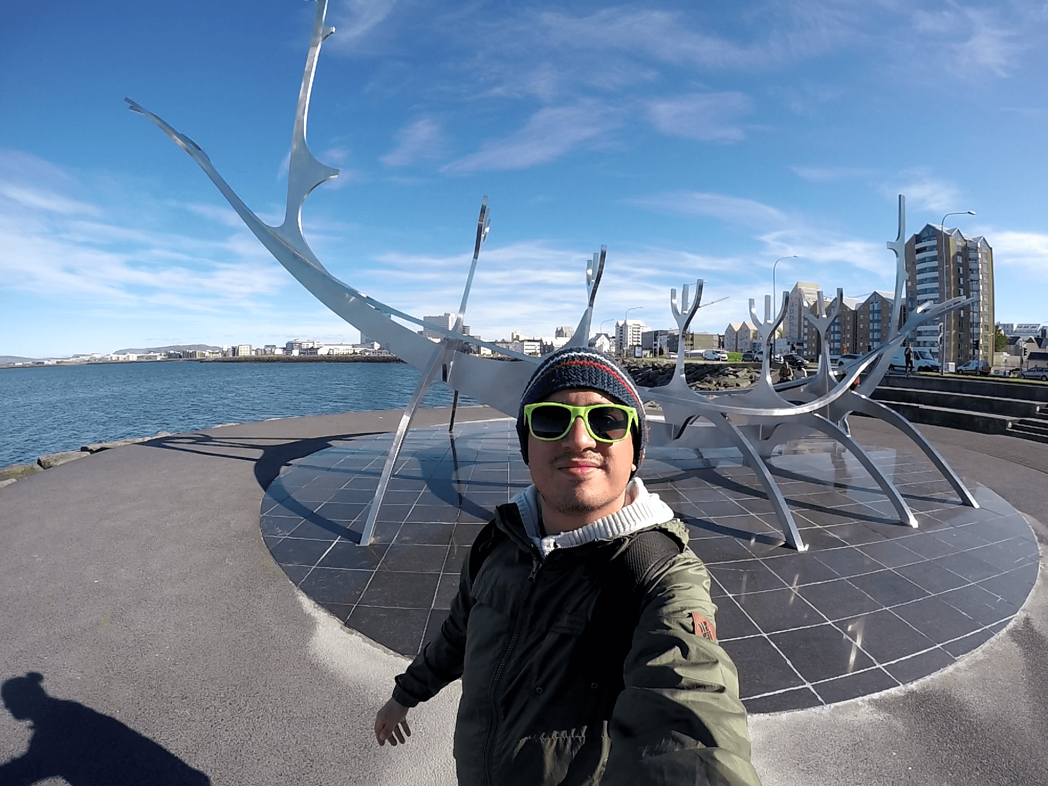 El Viajero del Sol: Escultura en Reikiavik, Islandia