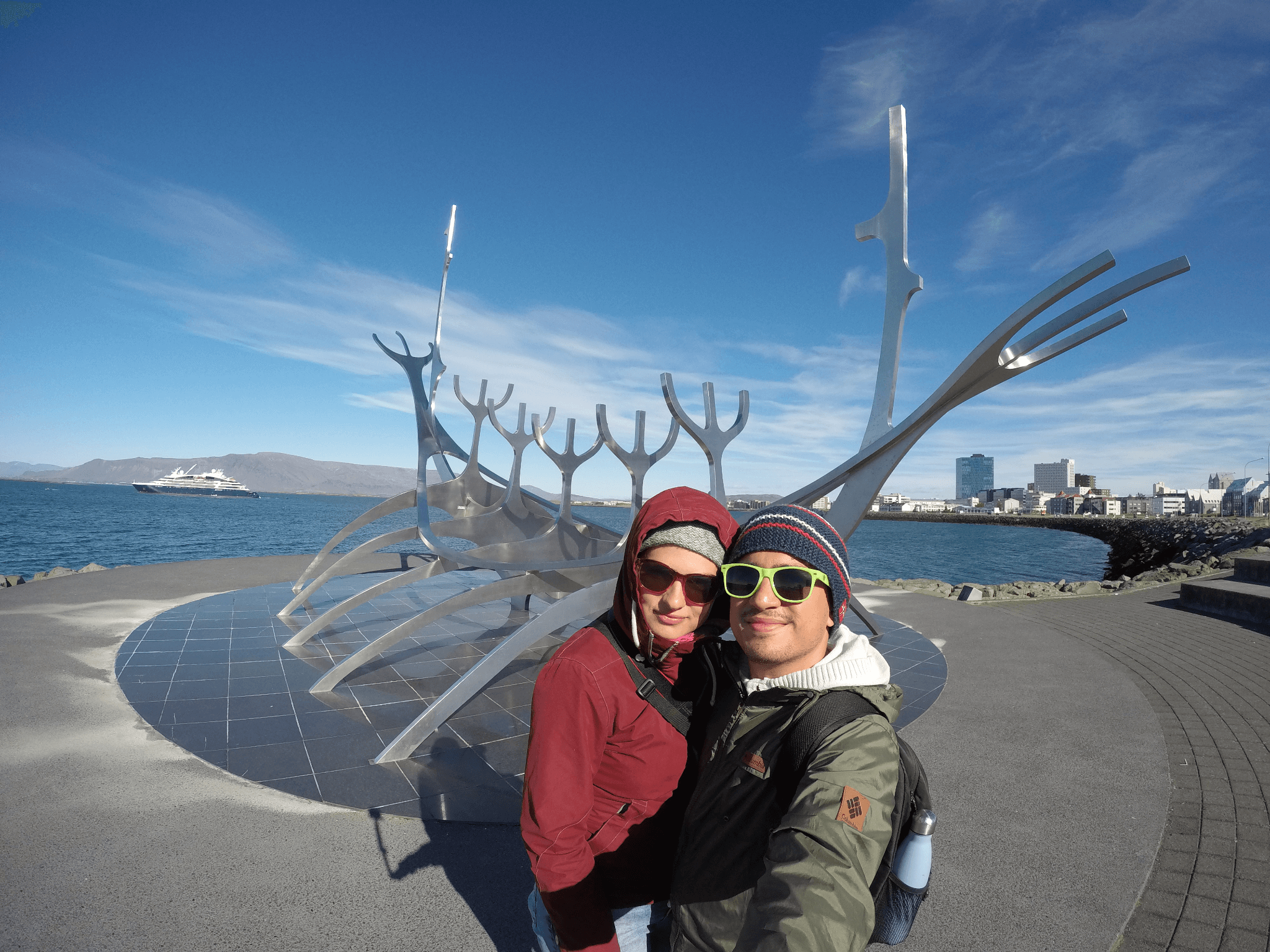 El Viajero del Sol: Escultura en Reikiavik, Islandia
