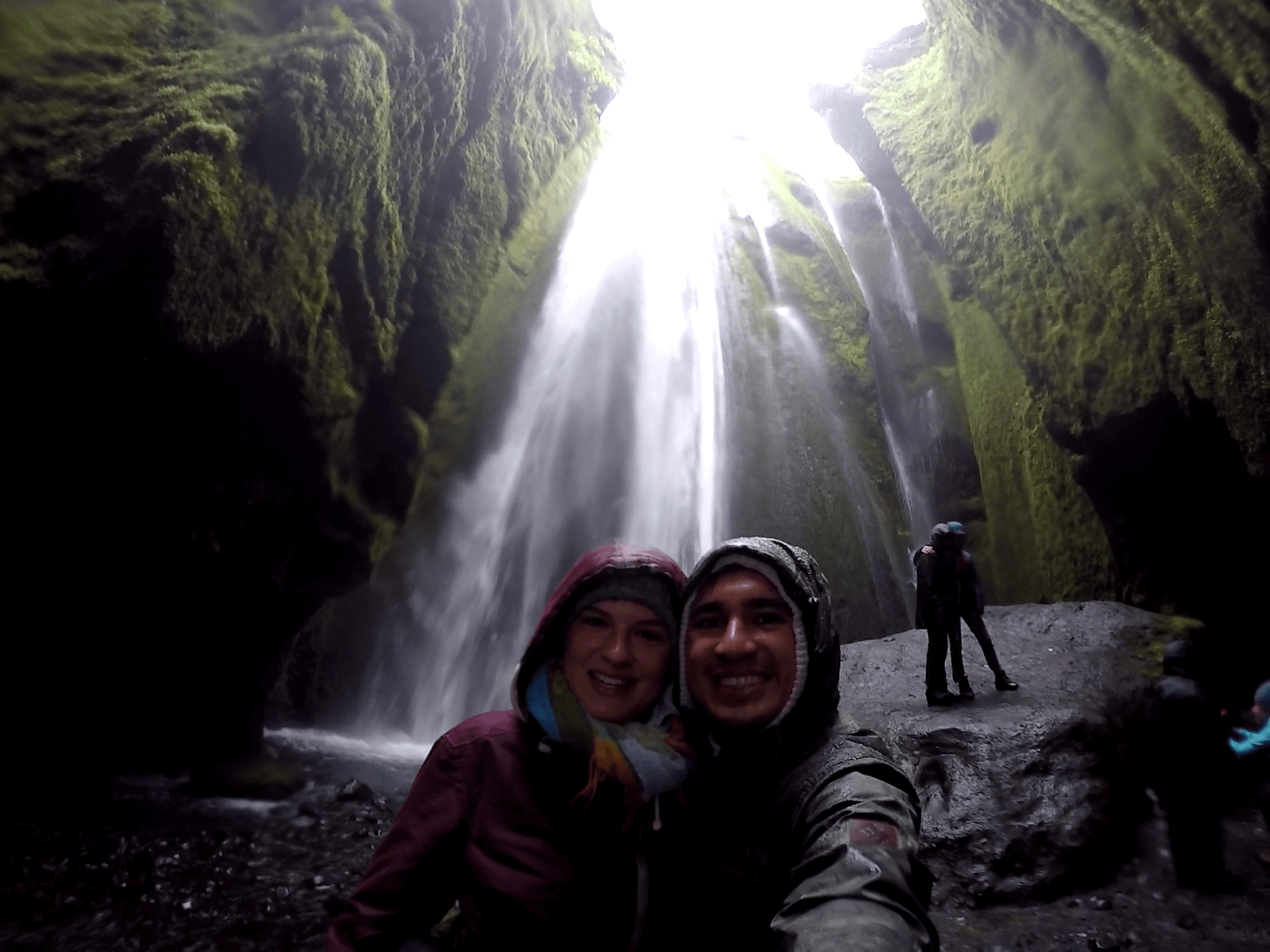 Gljufrafoss o Gljúfrabúi - dentro de una cueva