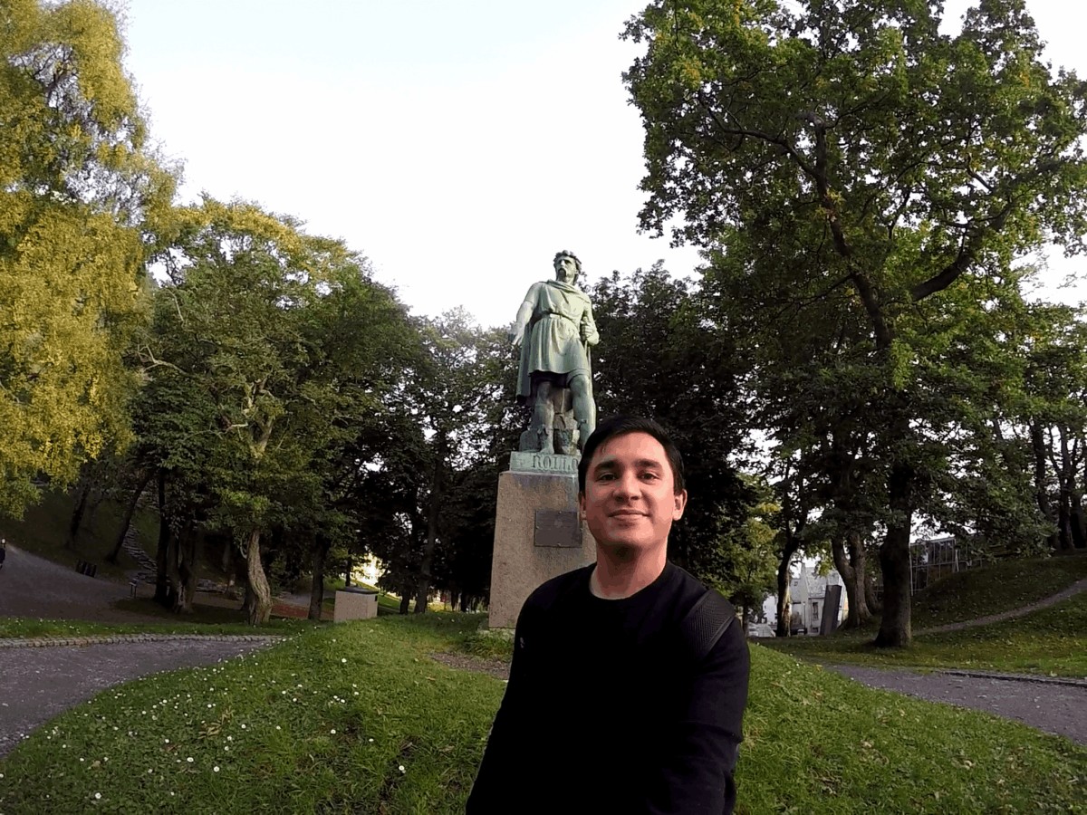 Stadtpark Ålesund y la Estatua del Vikingo Rollo