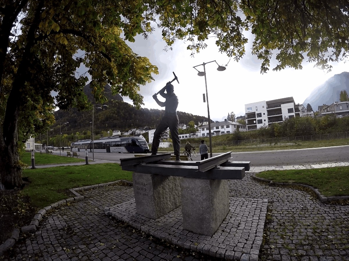 Åndalsnes: La Capital de las Montañas - Viaje a Noruega
