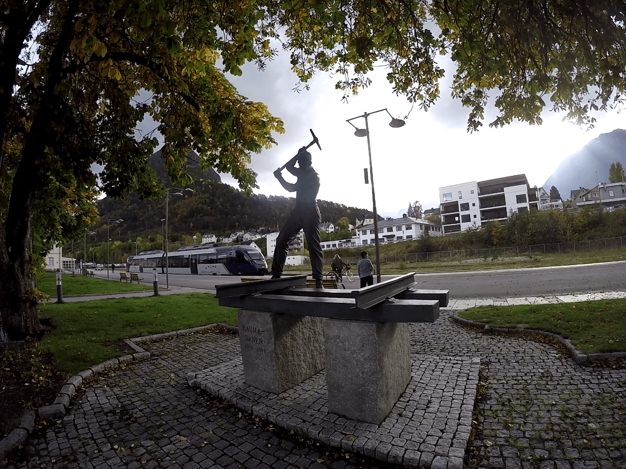 Åndalsnes: La Capital de las Montañas - Viaje a Noruega