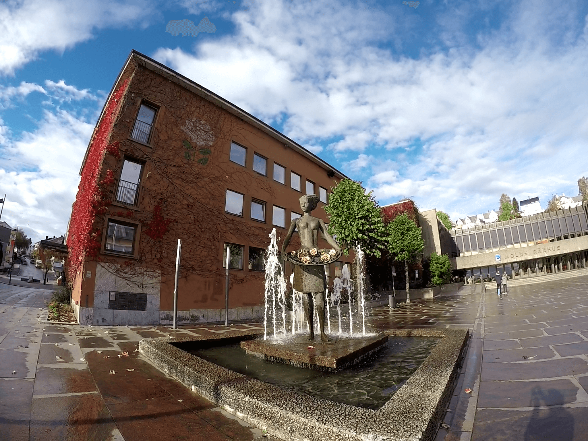 Molde: La Ciudad de las Rosas - Noruega