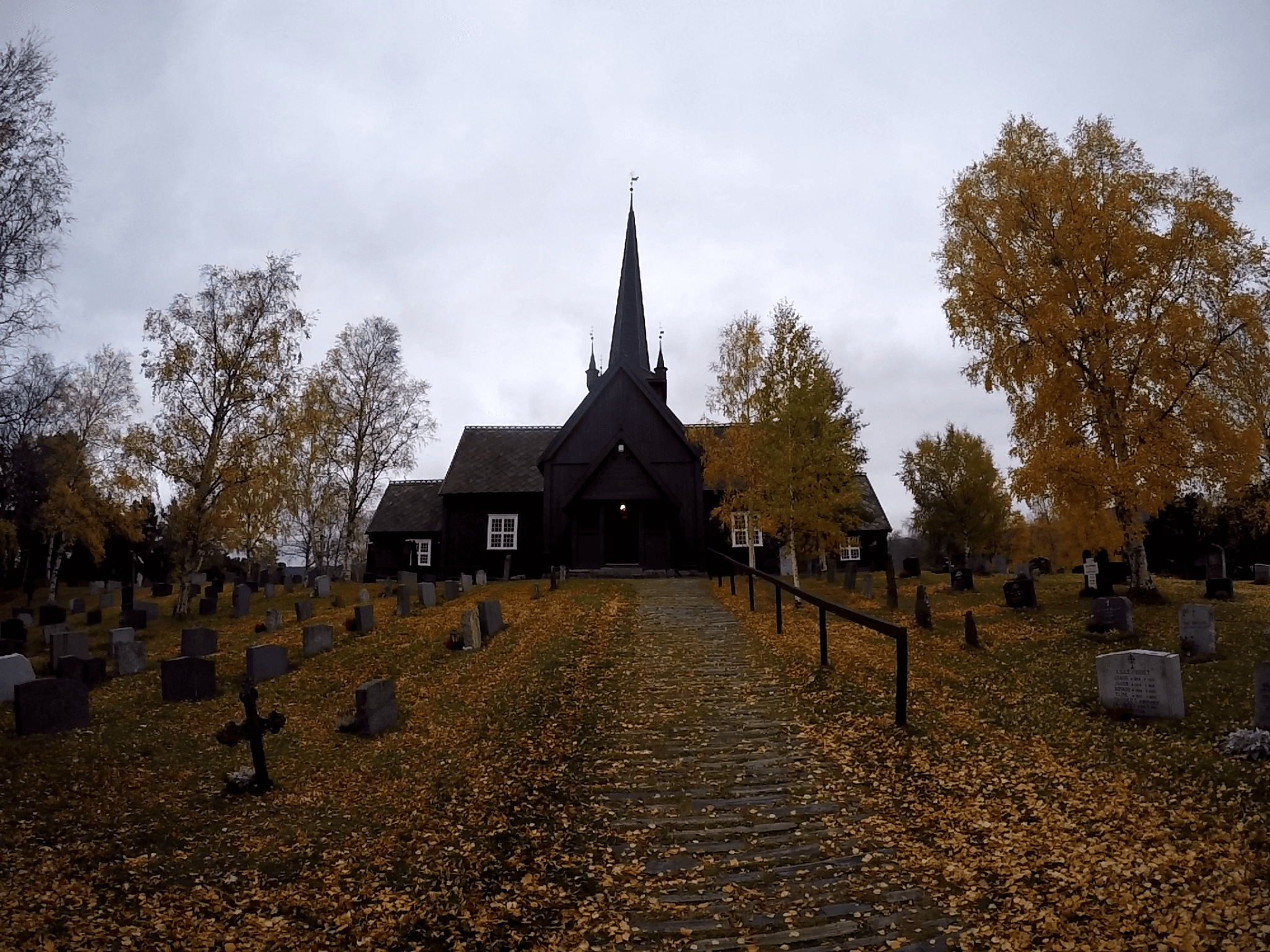 Lesja Kirke: Iglesia de Madera - Noruega