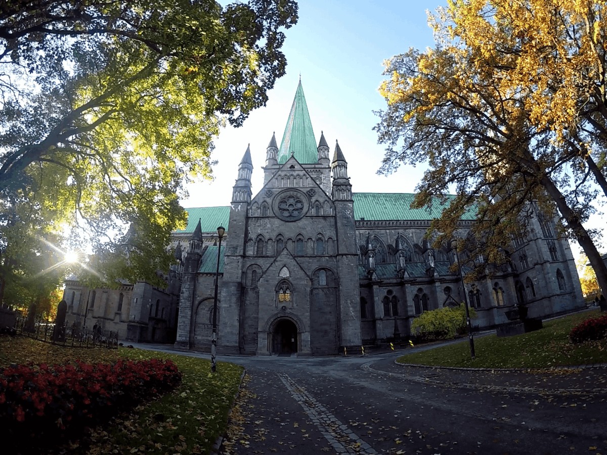 Nidaros: La Catedral Medieval más al Norte del Mundo - Noruega