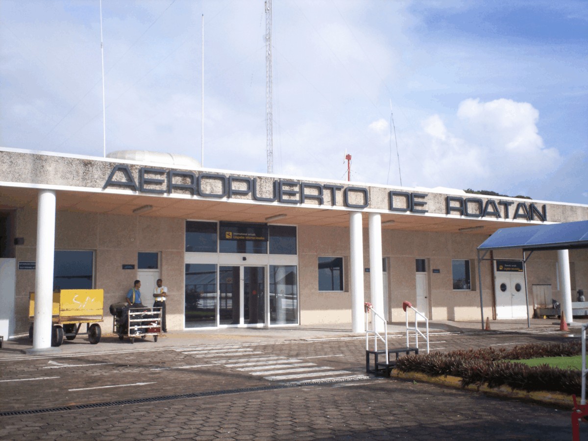 ¿Cómo llegar a Roatán?