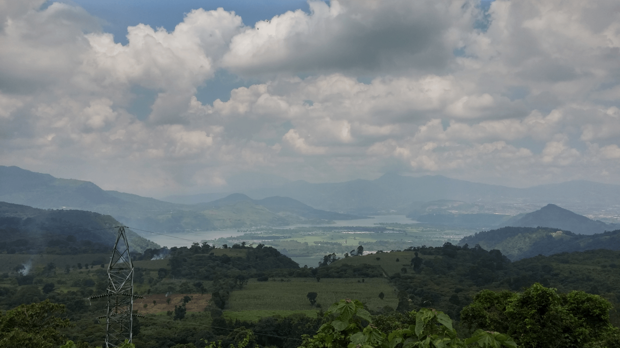 San Gregorio: Vistas Increíbles al Lago de Amatitlán - Guatemala