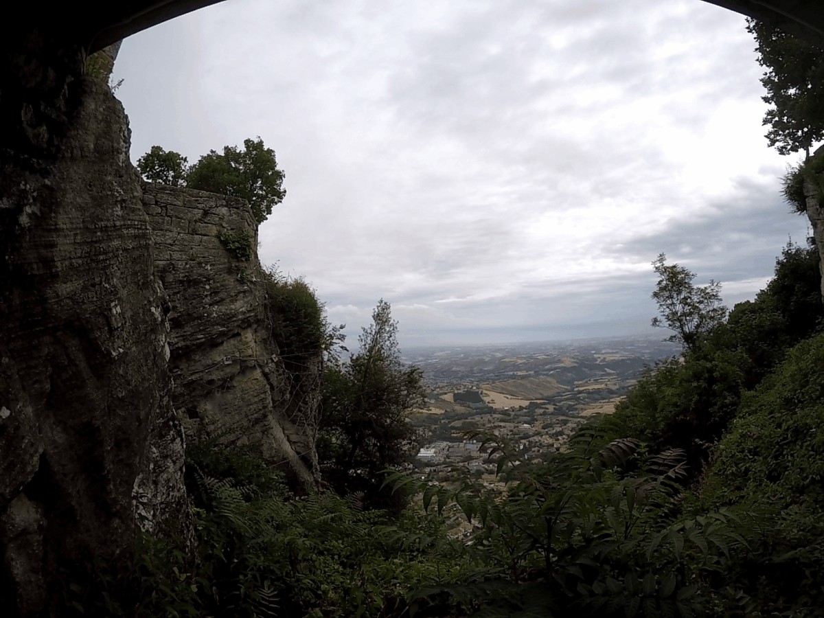 Pasear por el Monte Titano
