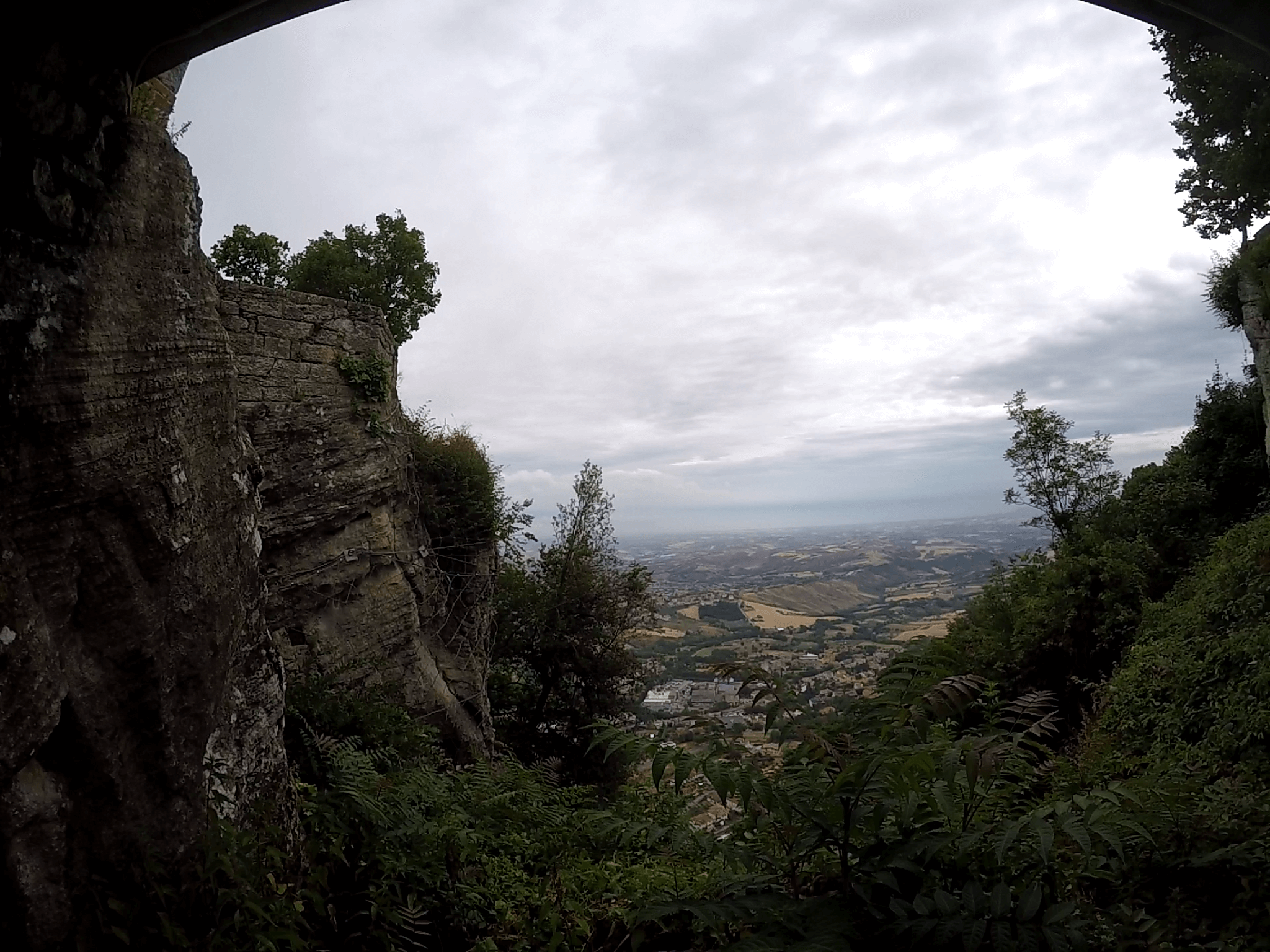 Pasear por el Monte Titano