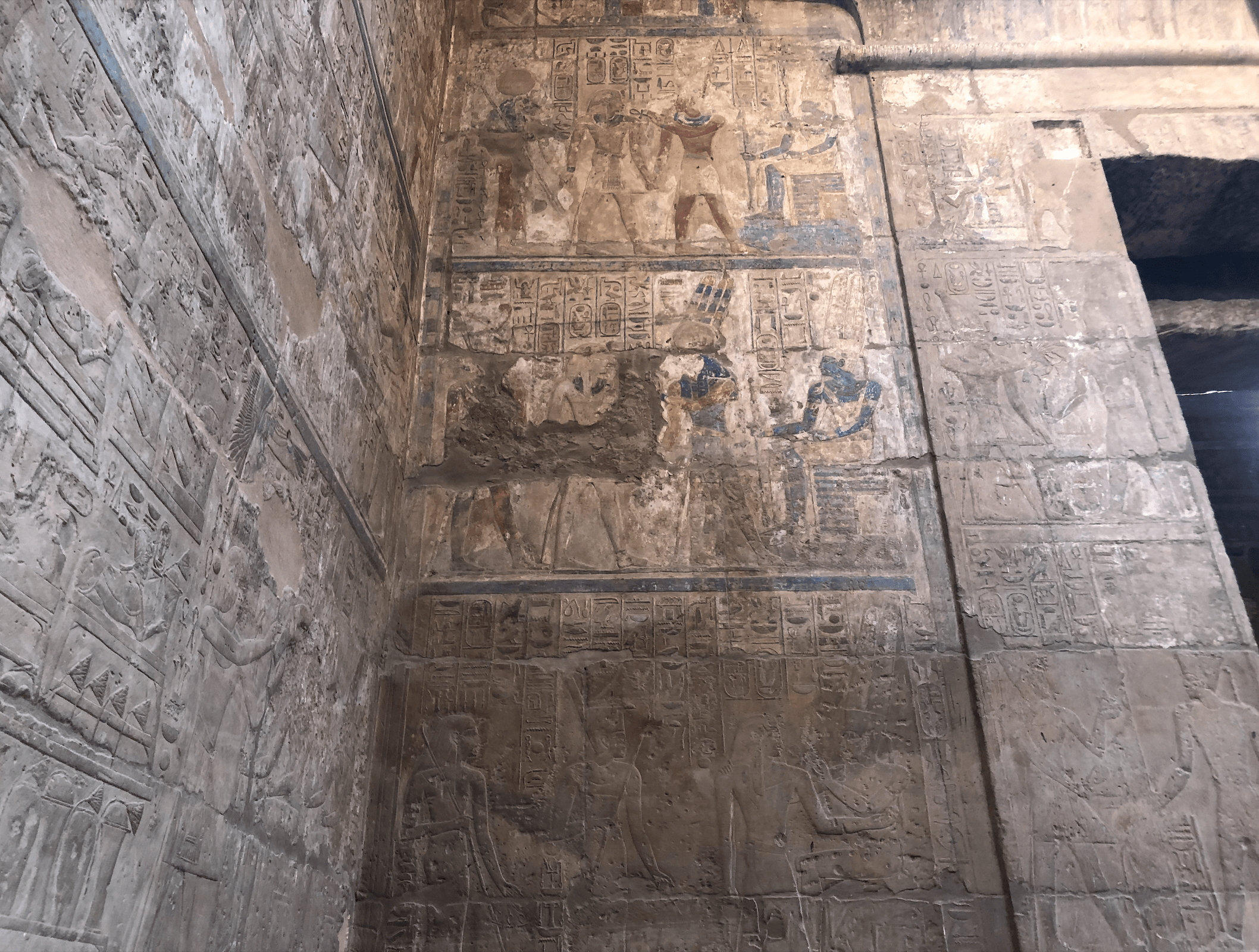 Templo de Luxor: Dedicado a Amón-Ra antiguo dios Egipcio del Sol