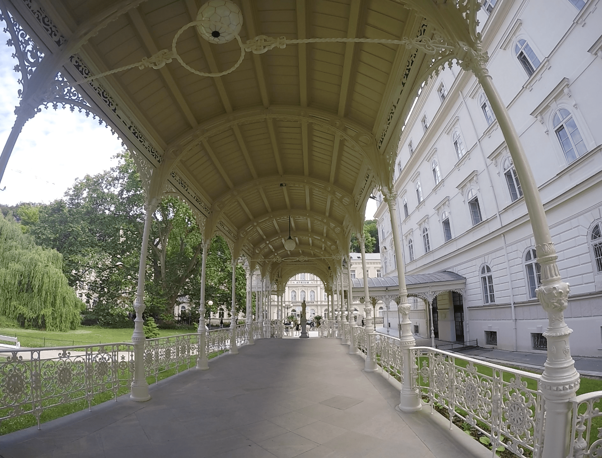 Columnata del Parque en Karlovy Vary