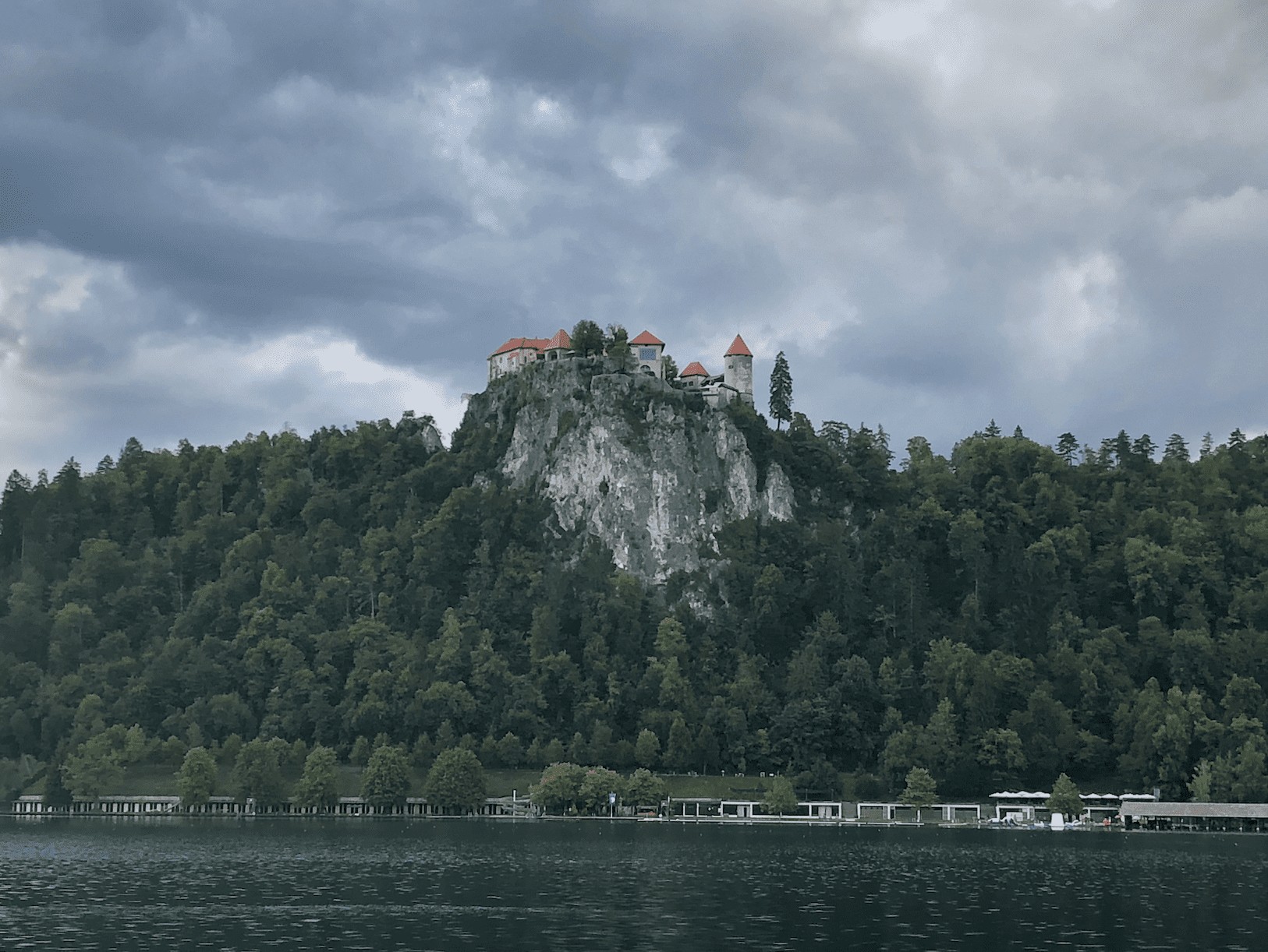 Vistas al Castillo desde el lago Bled