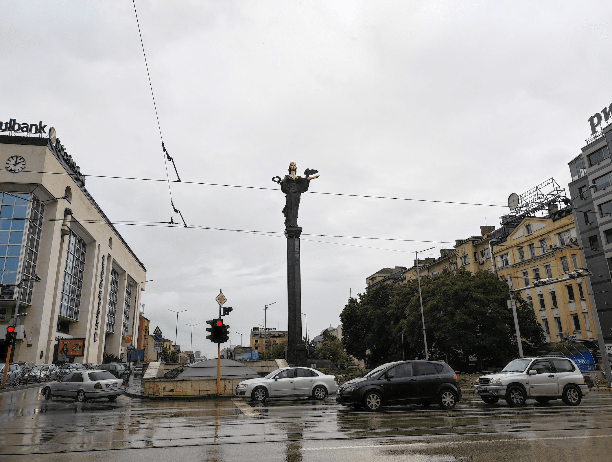 Estatua de Santa Sofía en Bulgaria