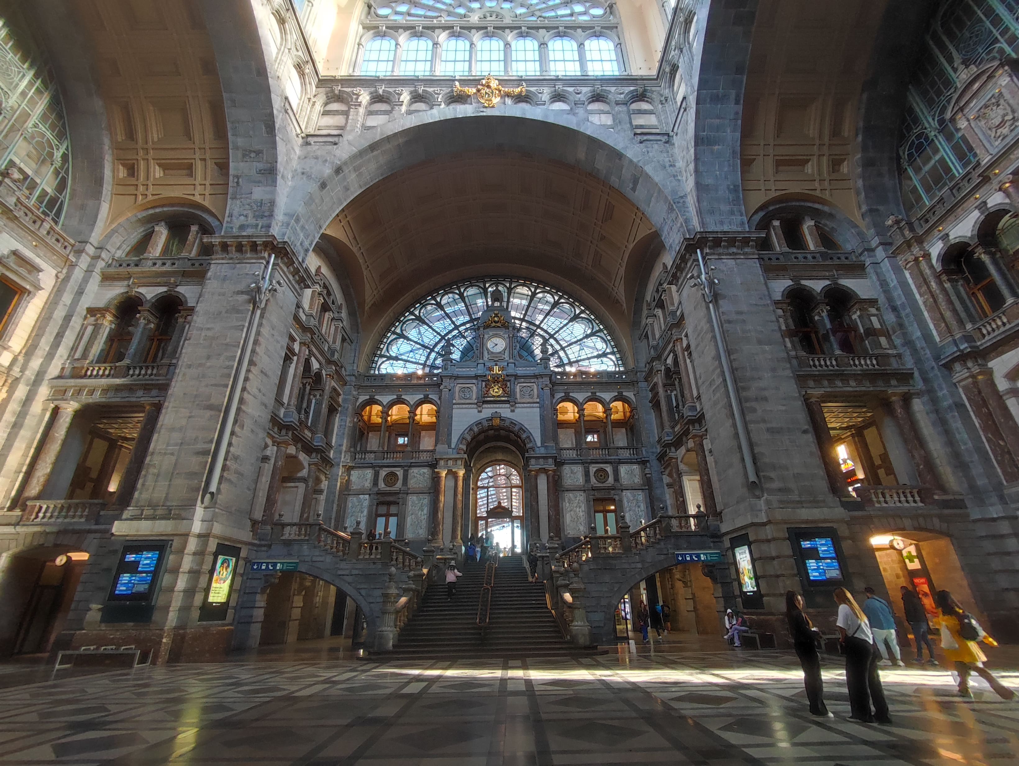 Estación de Amberes interior