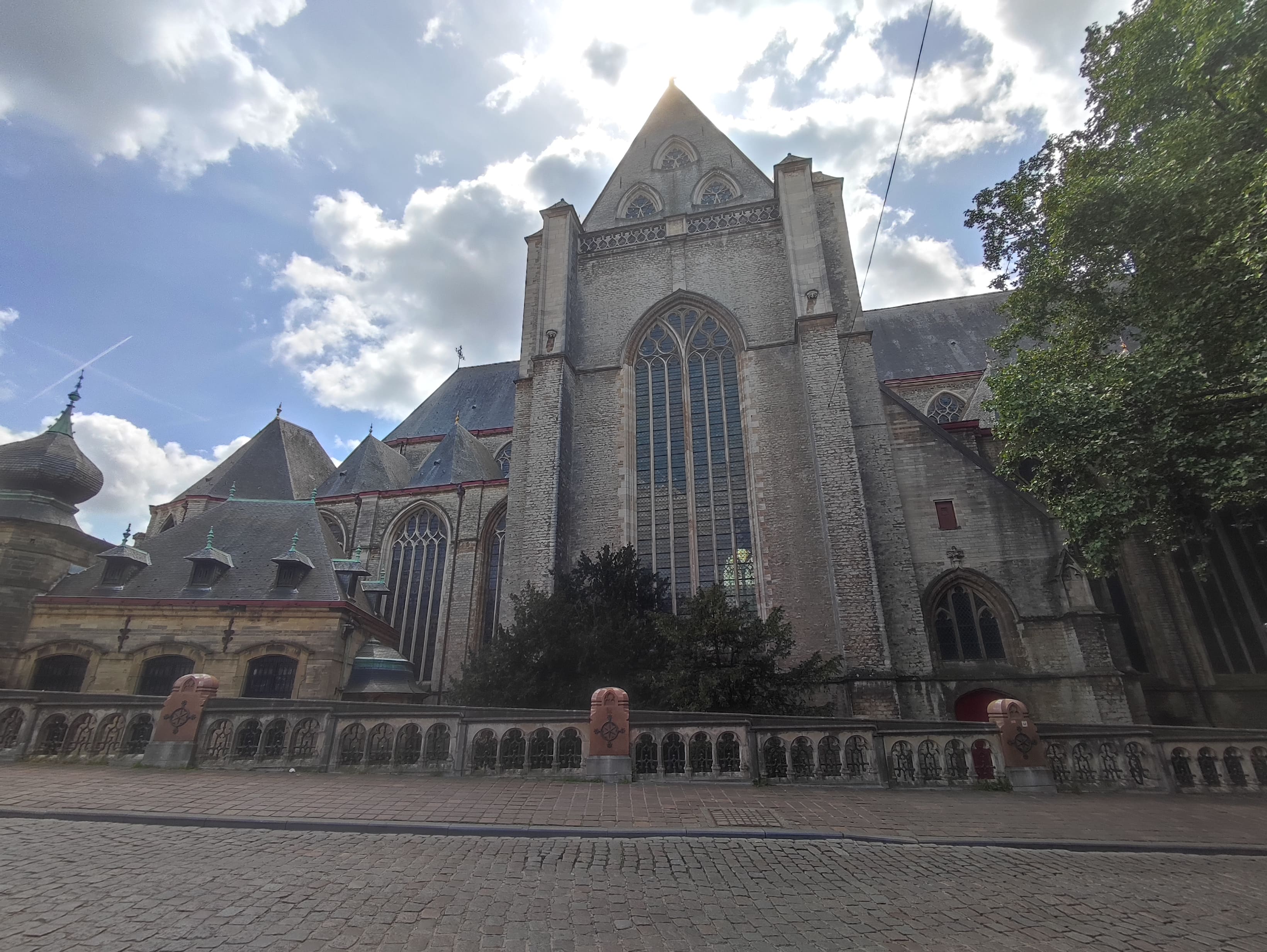 Iglesia de San Miguel de Gante