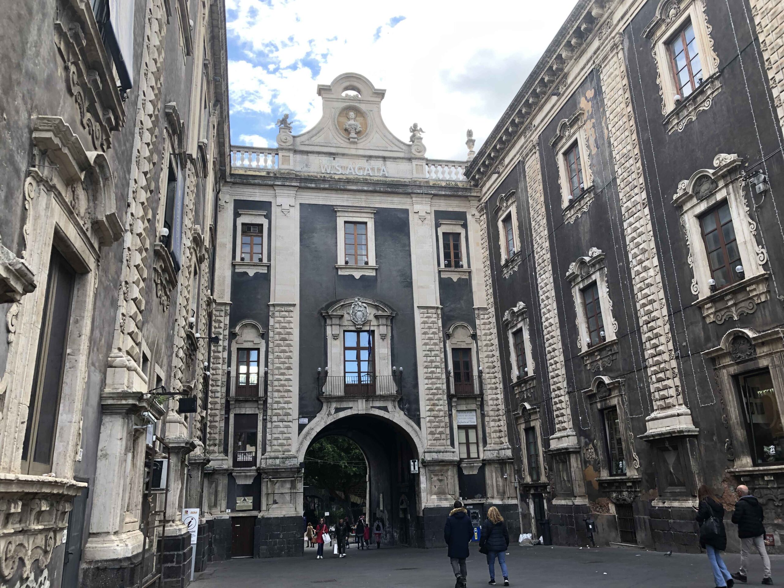 Piazza Duomo de Sicilia en Italia