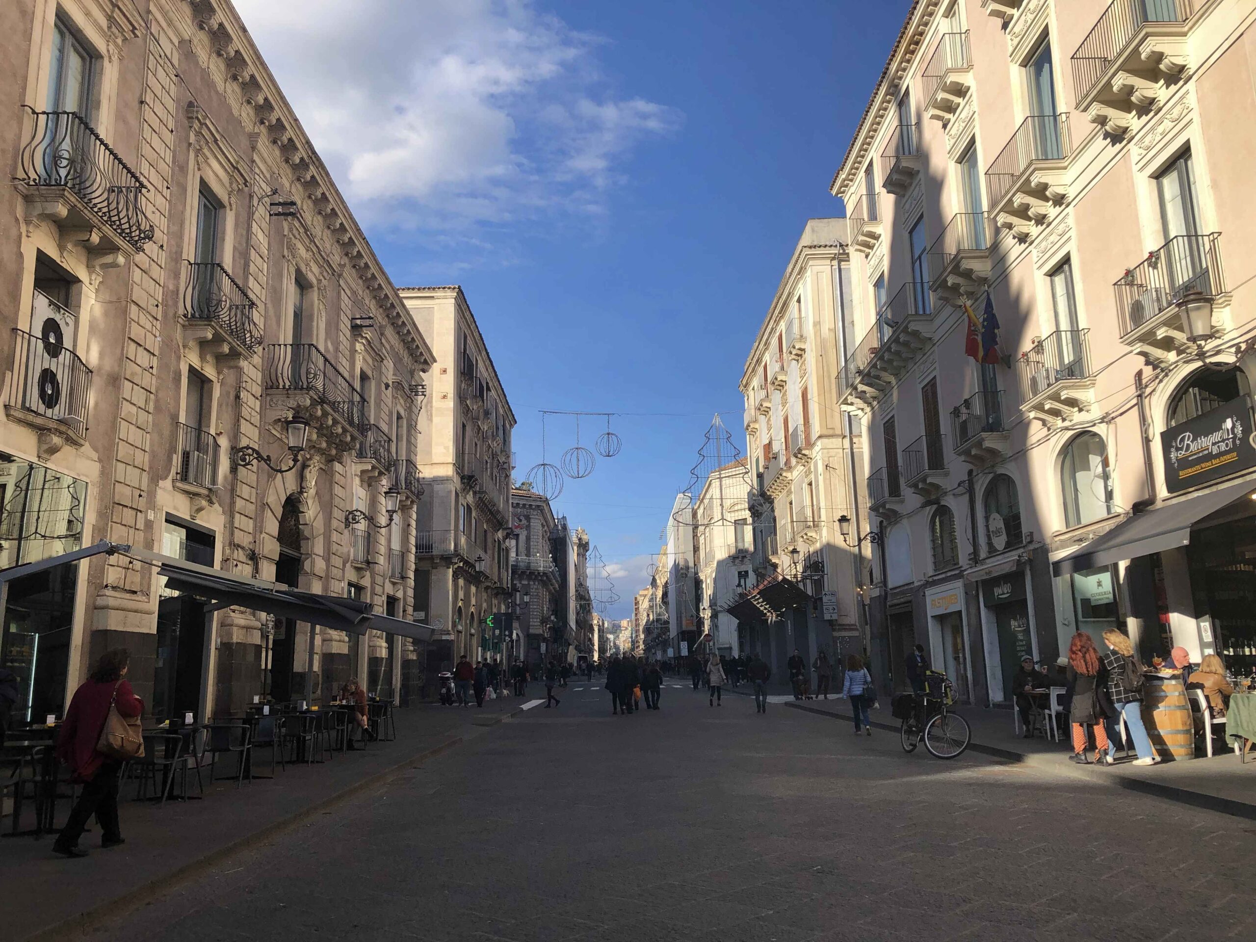 Vía Etnea en Sicilia, Italia