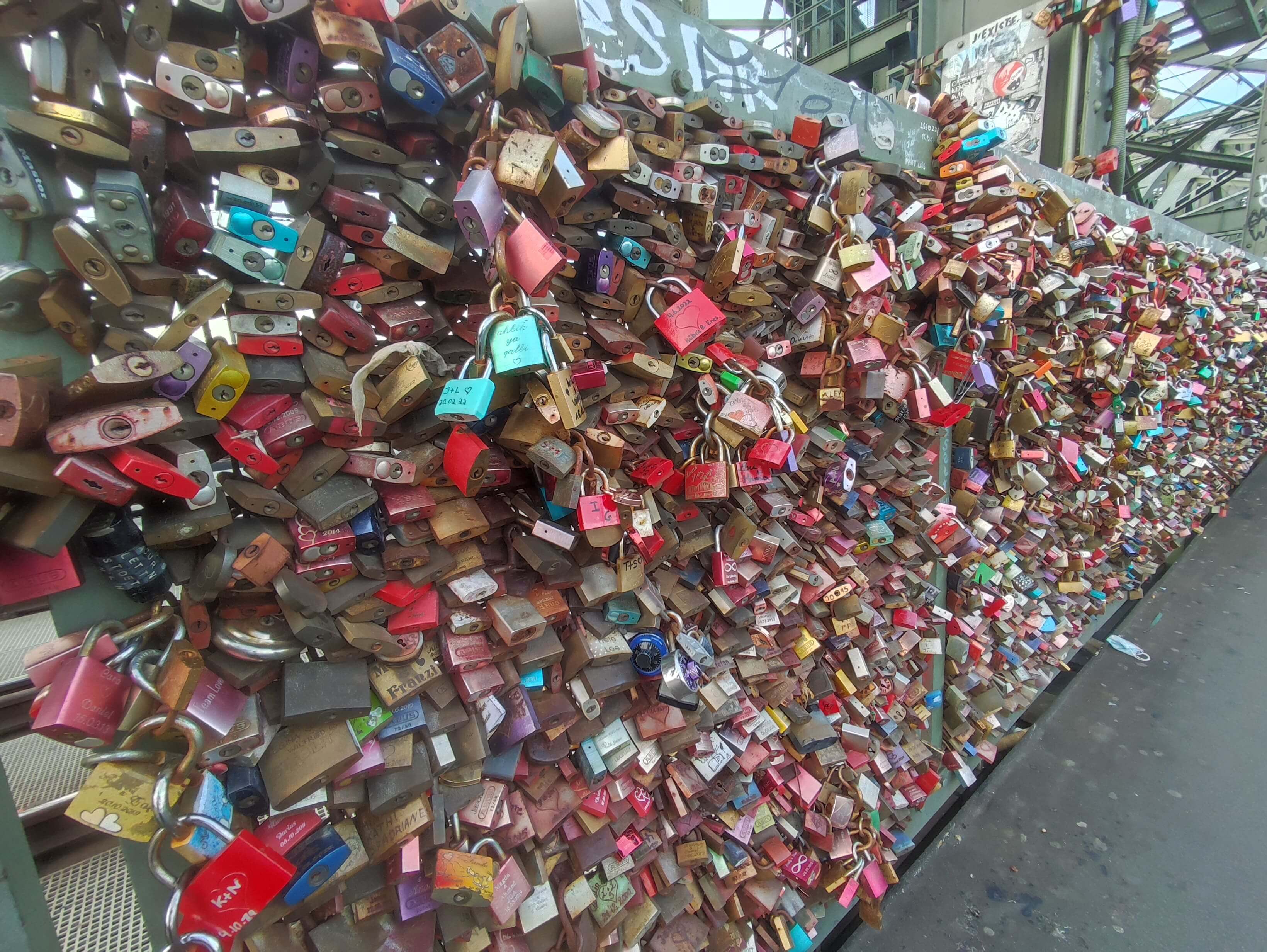 Candados del puente de los enamorados