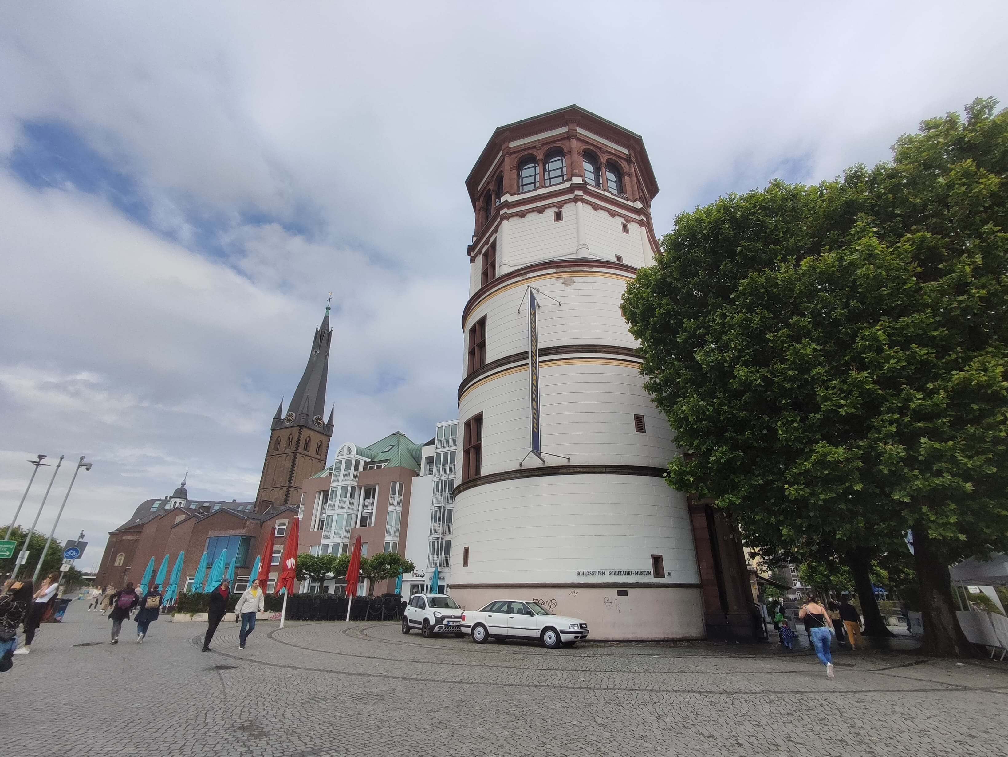 Schlossturm en Dusseldorf Alemania
