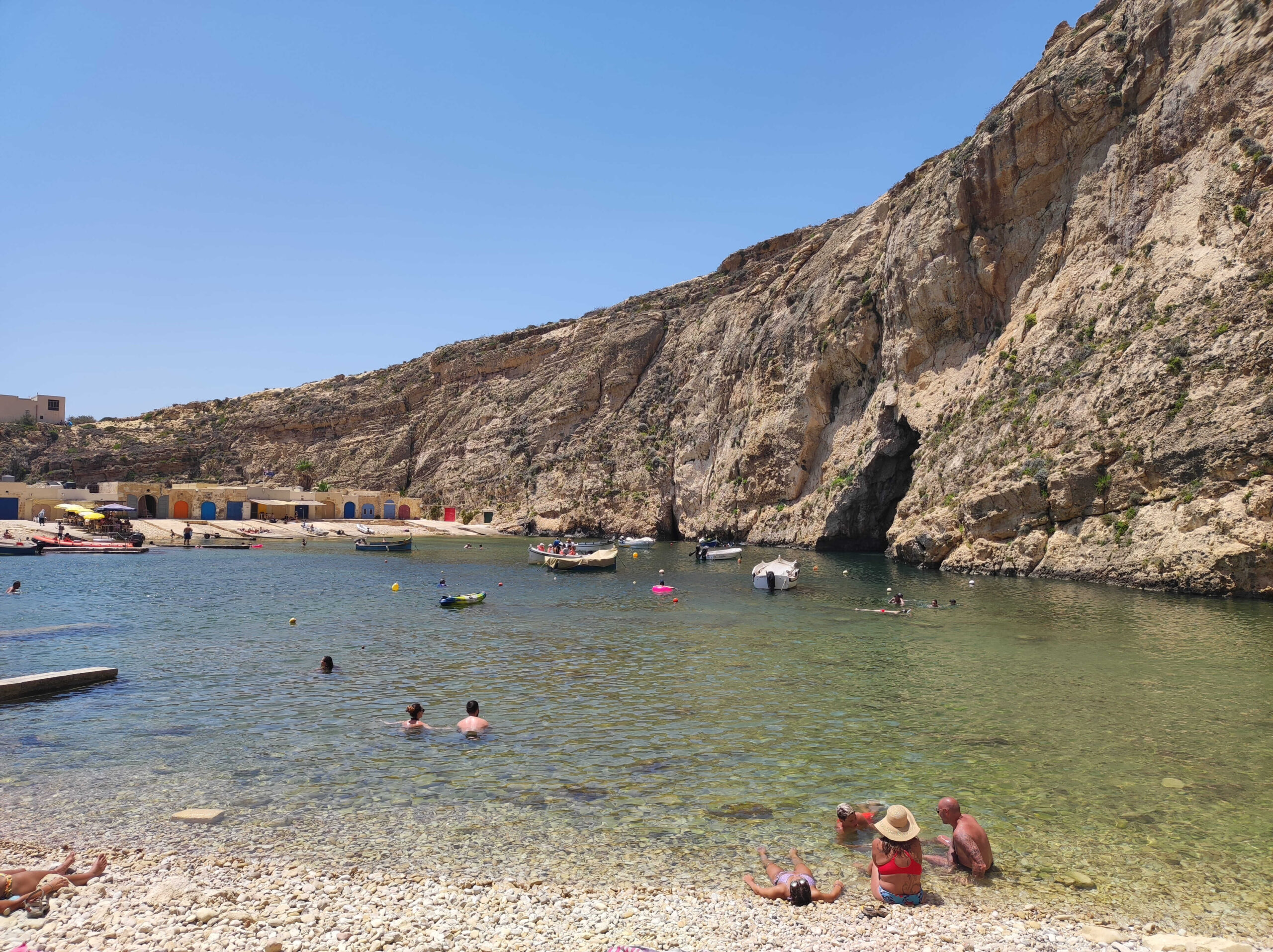 Playa del mar interior en Dwerja (Inland sea) Malta
