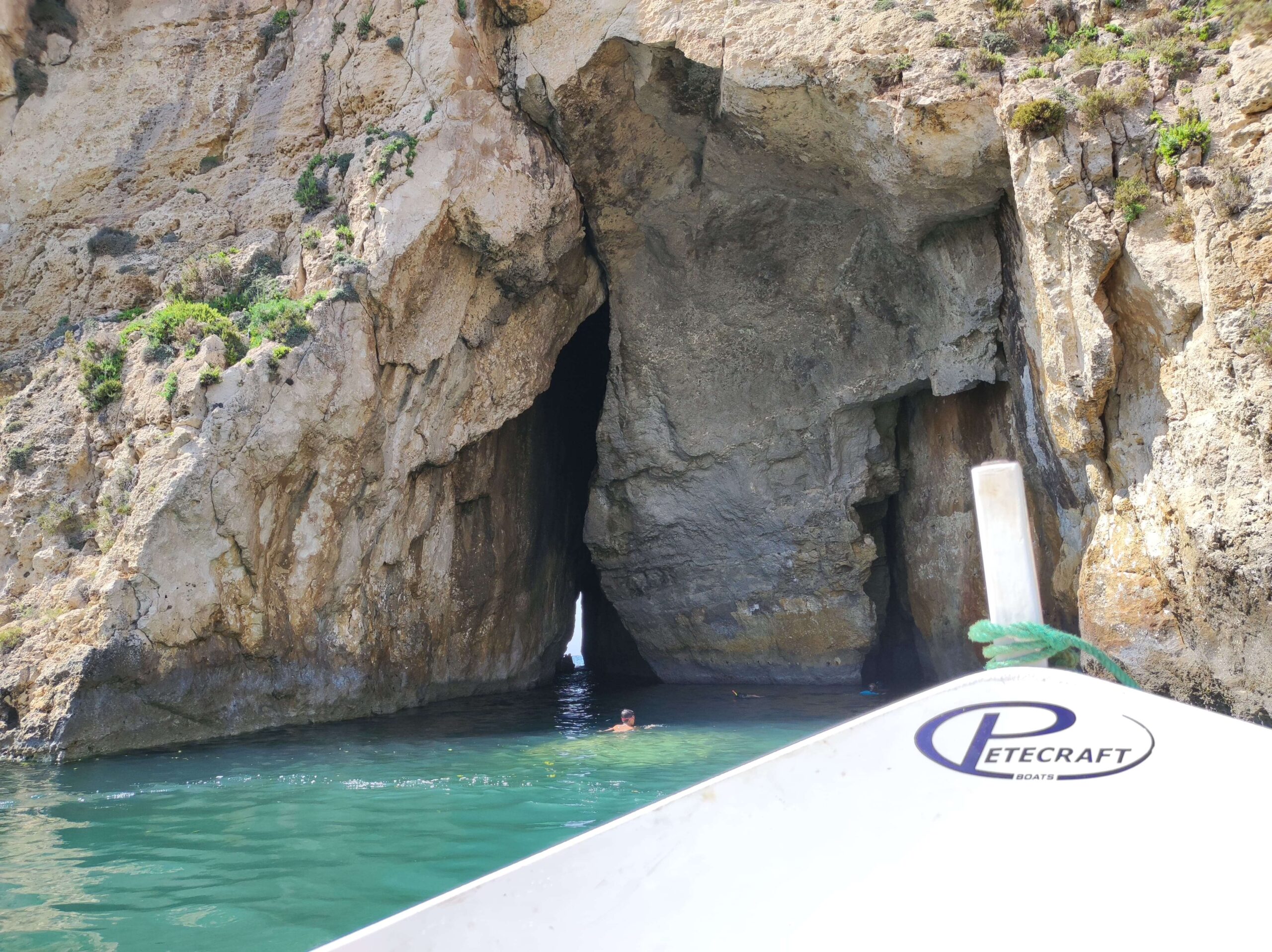 Paseo en Bote por la Cueva y los Acantilados Gozo Malta