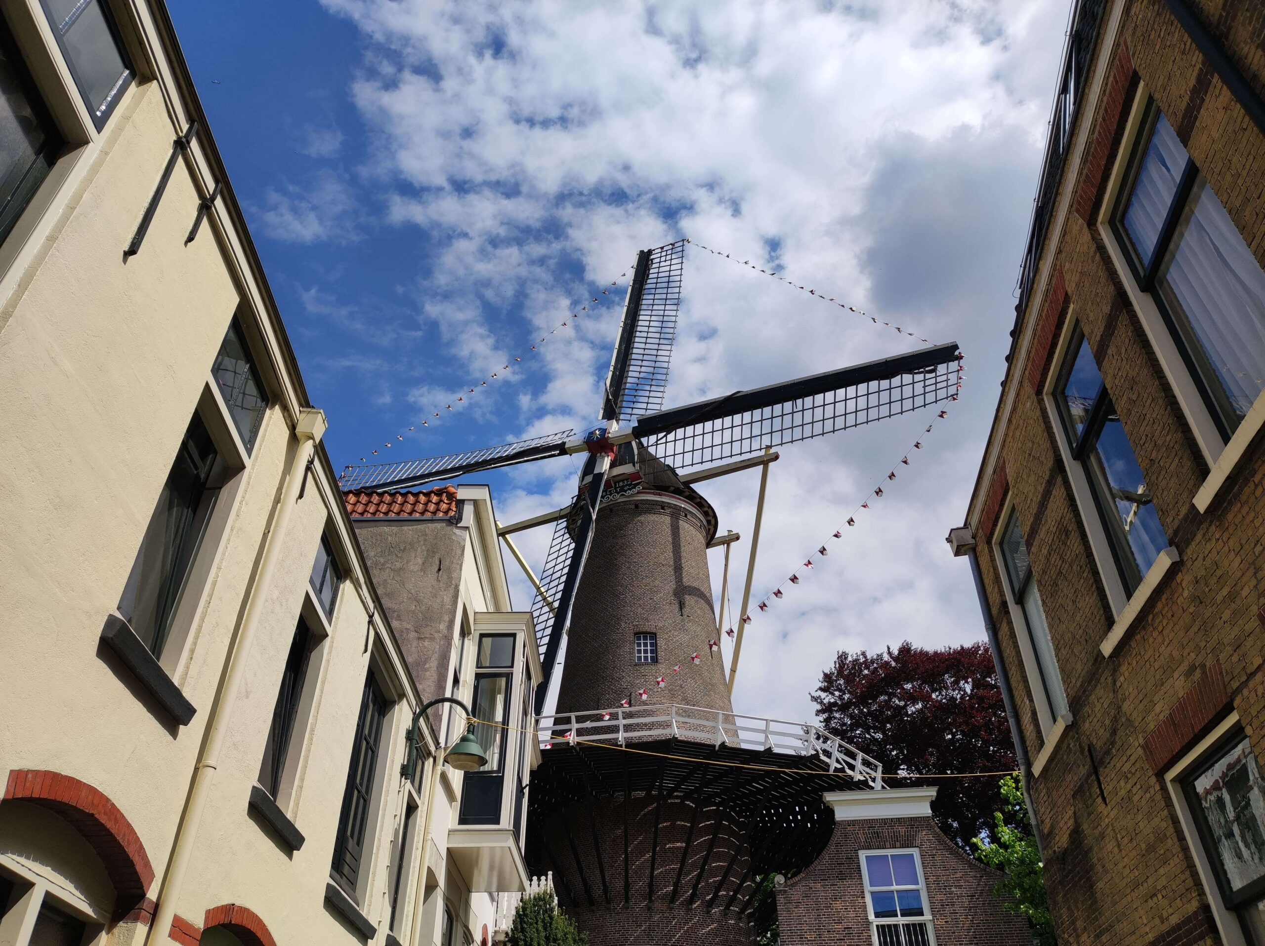 Molino de viento Roode Leeuw en Gouda Holanda