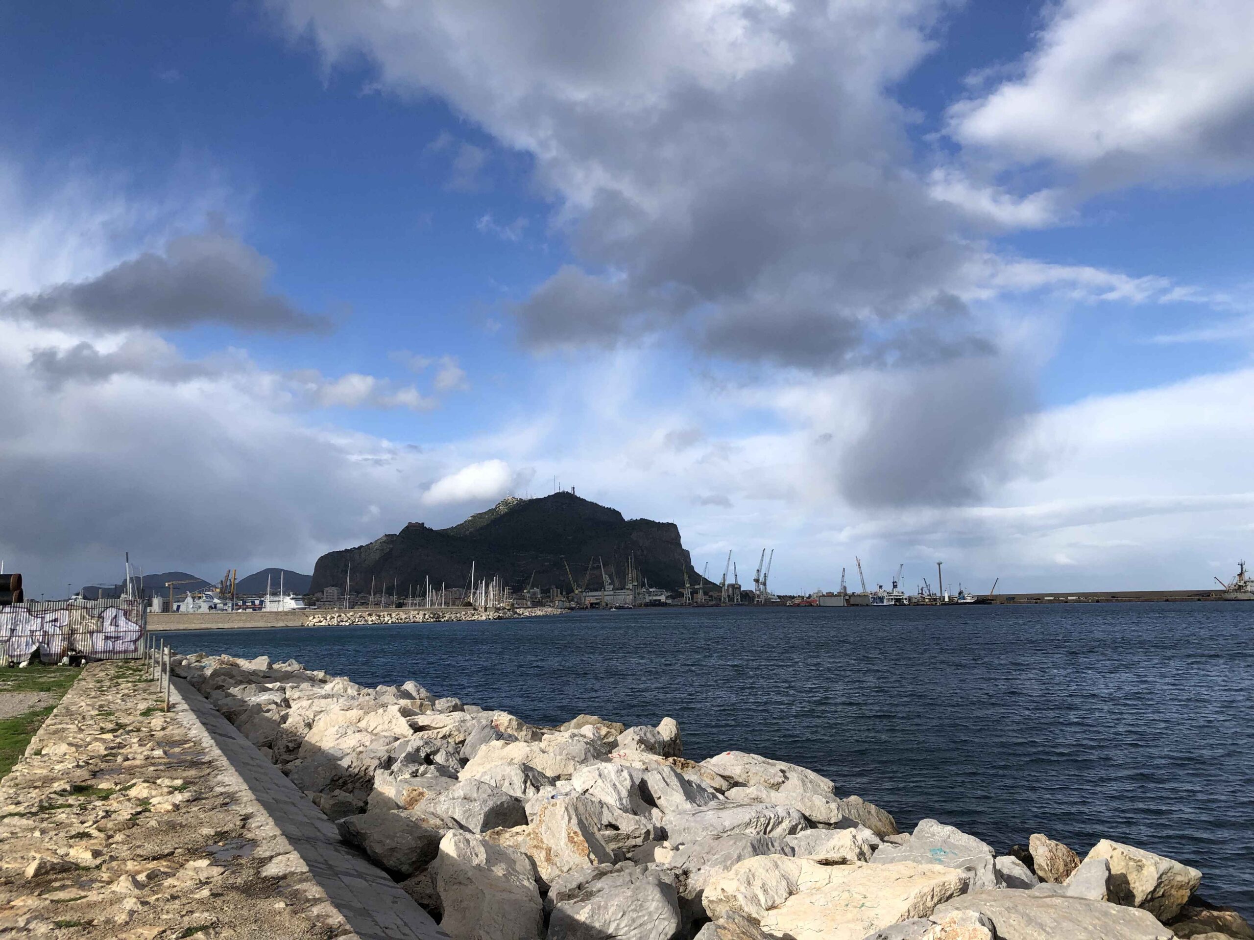Paseo por el Foro Itálico en Sicilia