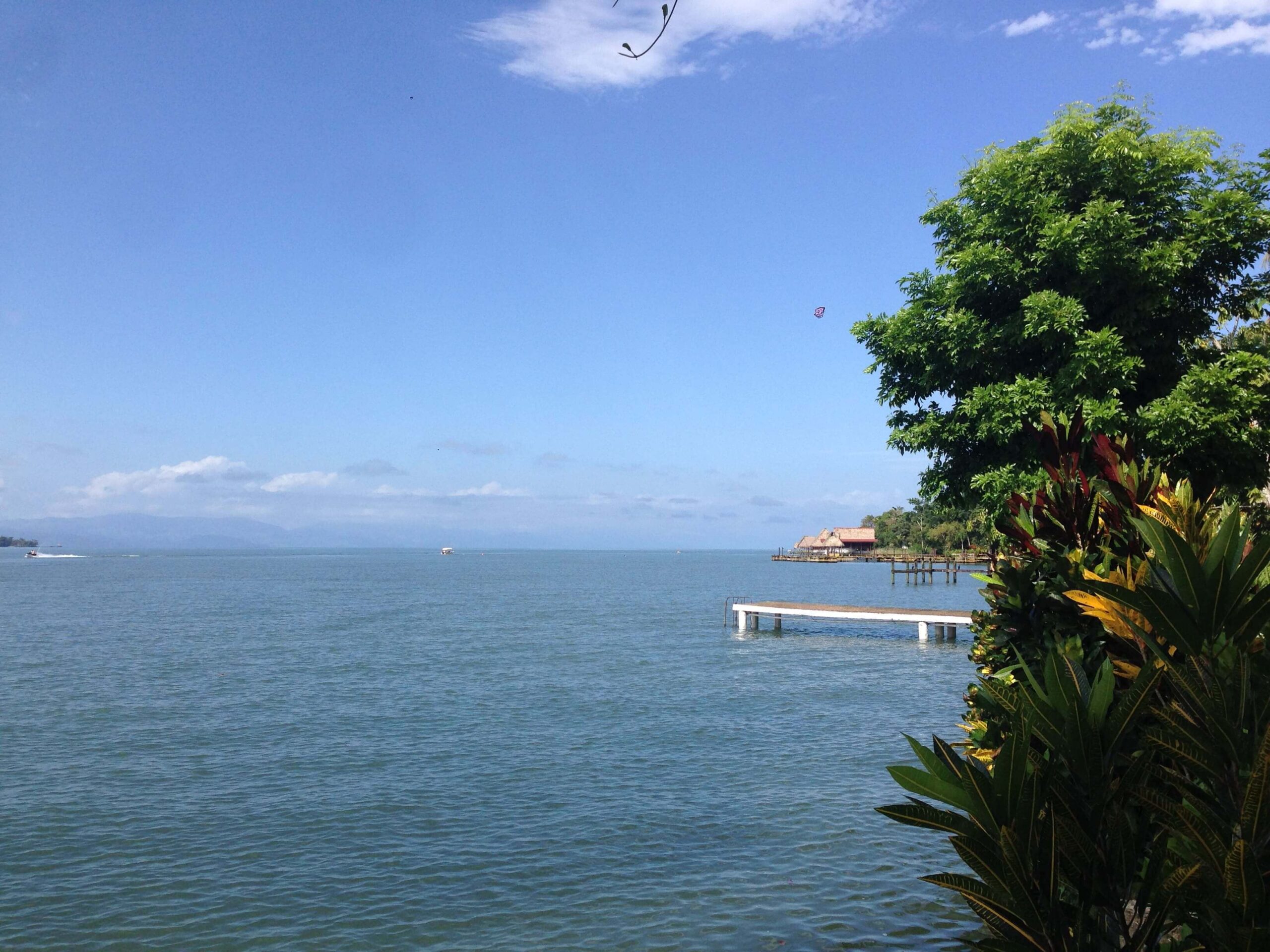 Playa en el Caribe de Guatemala