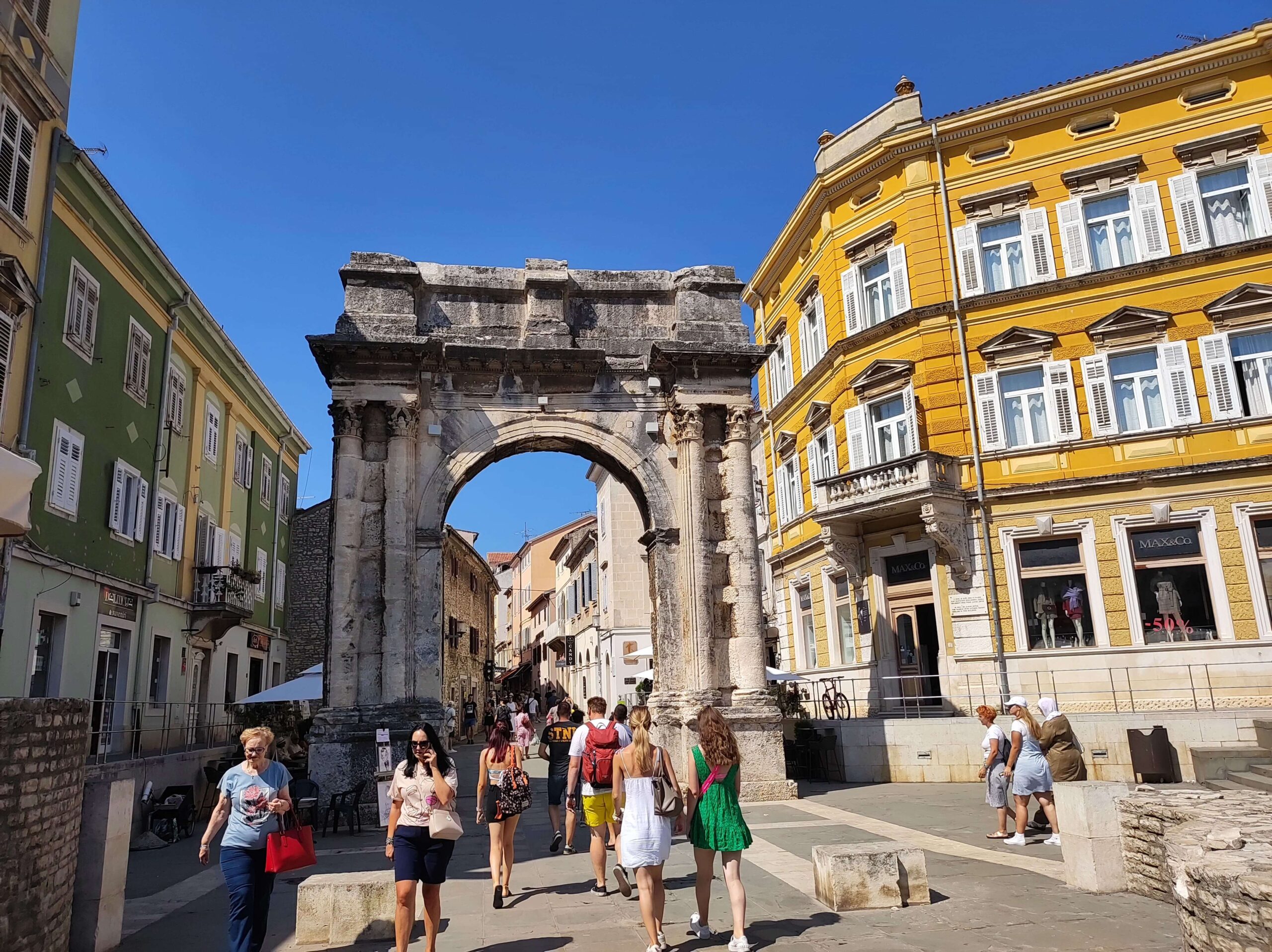 Arco de los Sergii