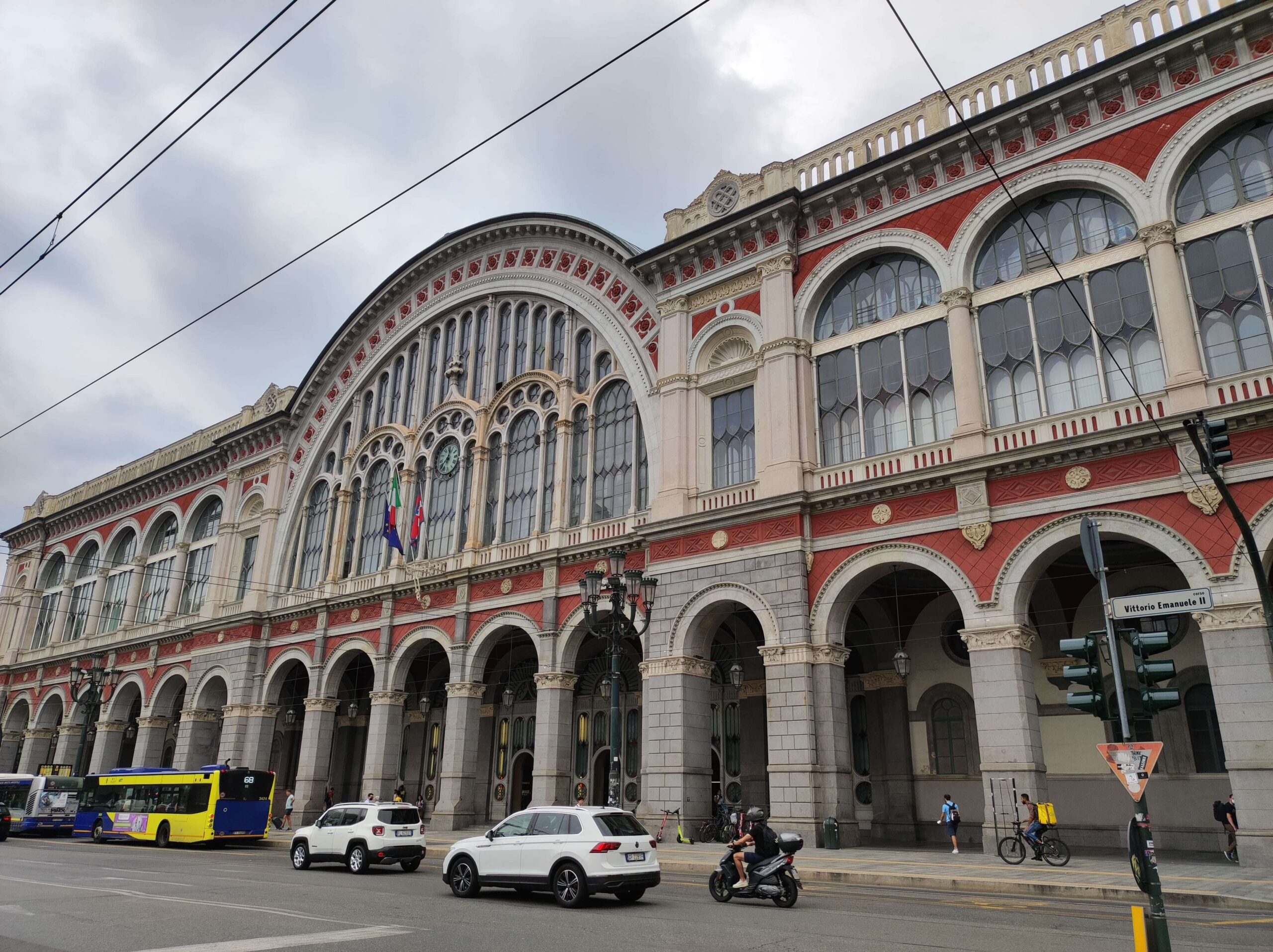 Estación de Torino Porta Nuova en Italia