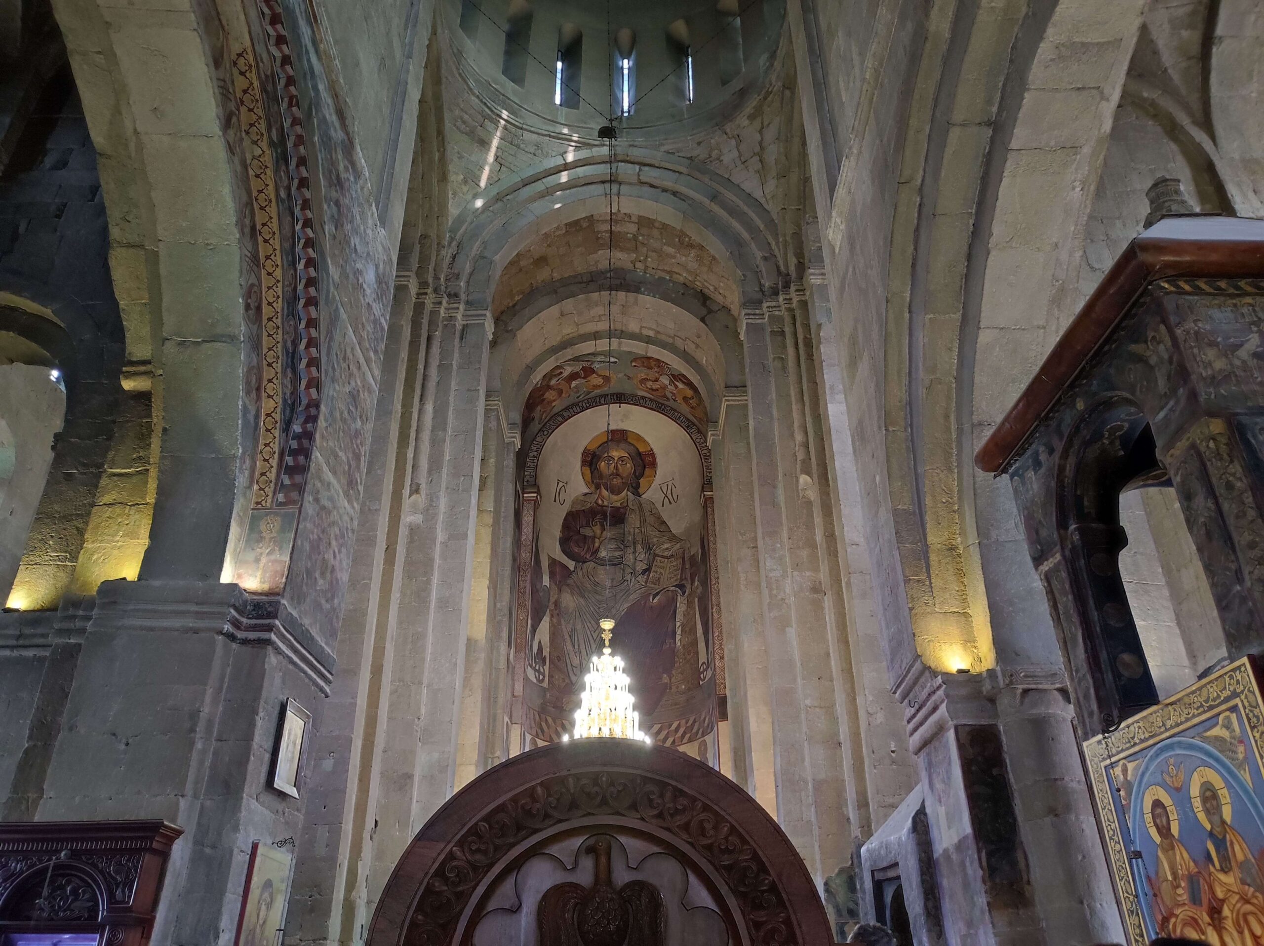 Interior de la Catedral Svetitskhoveli