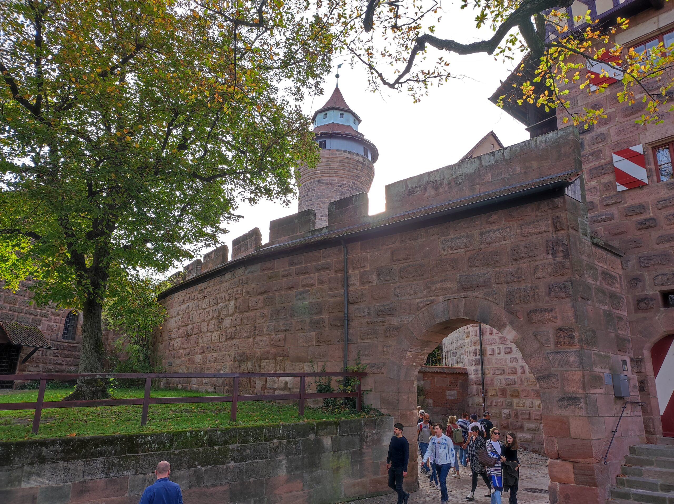 Pasear por las Murallas de Nuremberg Alemania
