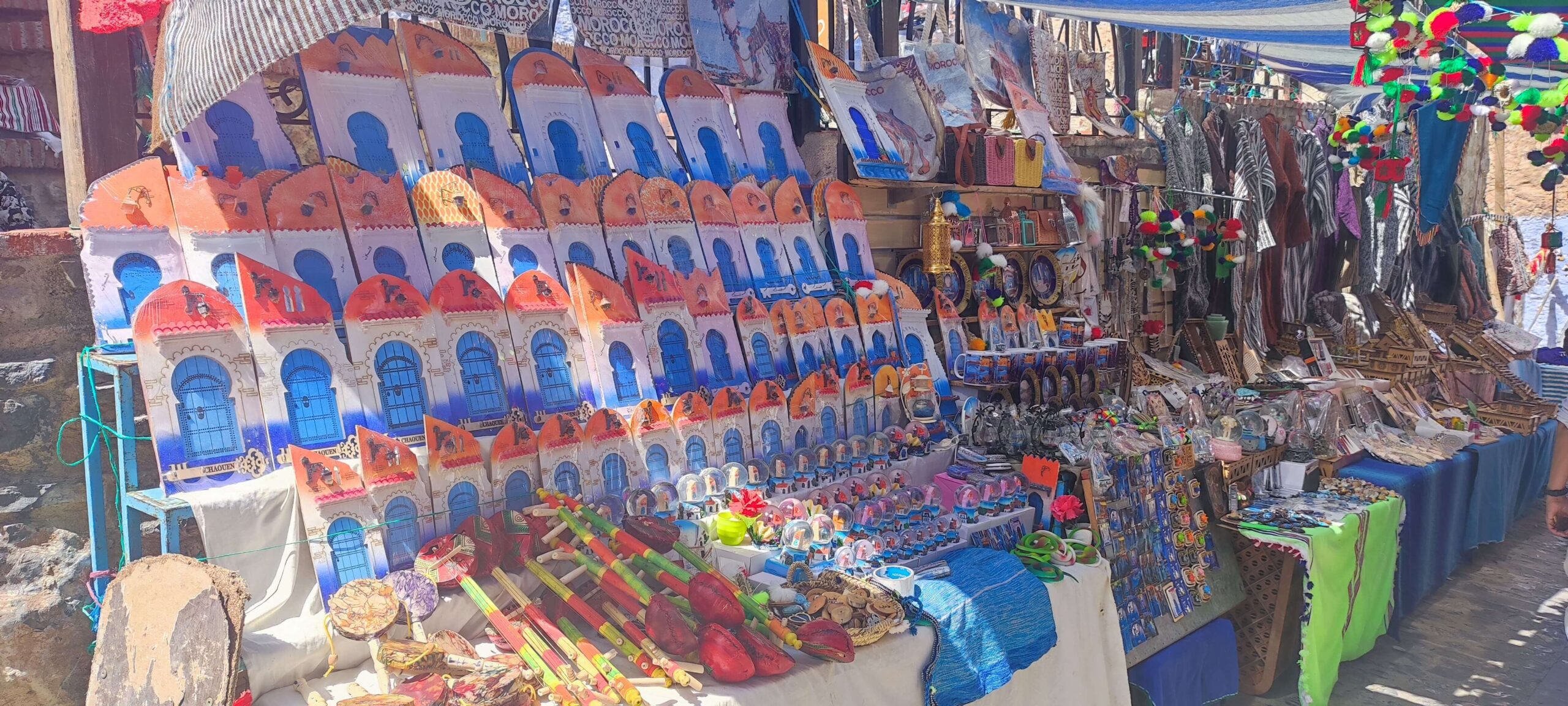 Explora el Zoco y Descubre los Tesoros Artesanales - Ciudad Azul de Chefchaouen