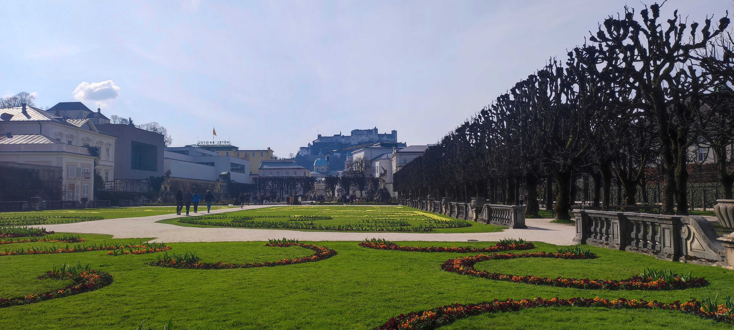 Los encantadores jardines de Mirabell en Salzburgo