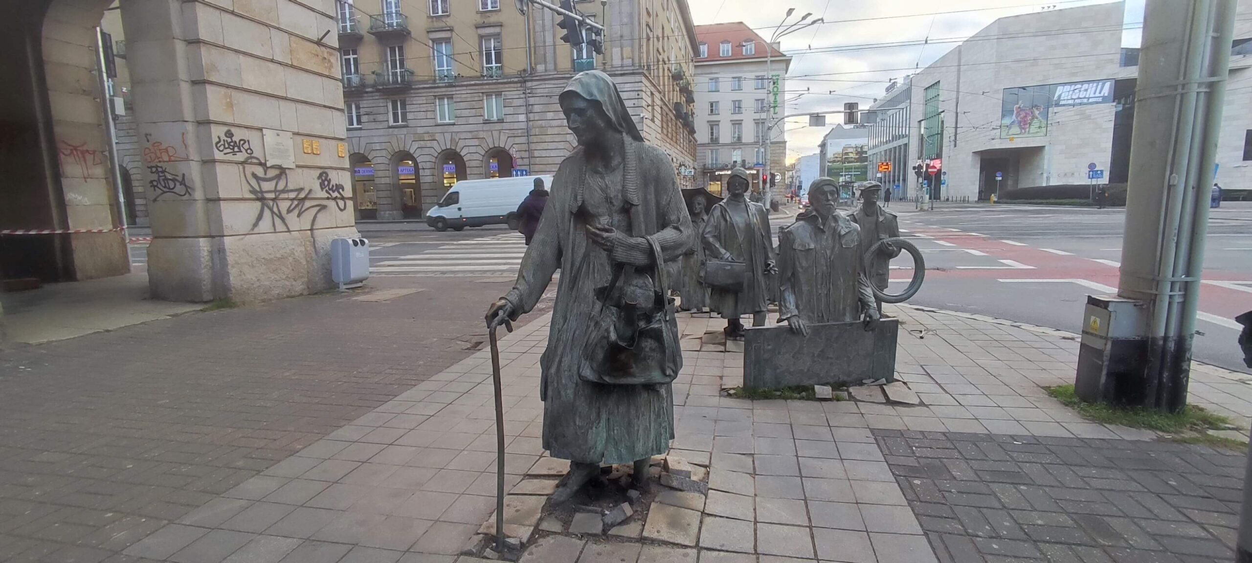 Estatua de los transeúntes en Breslavia