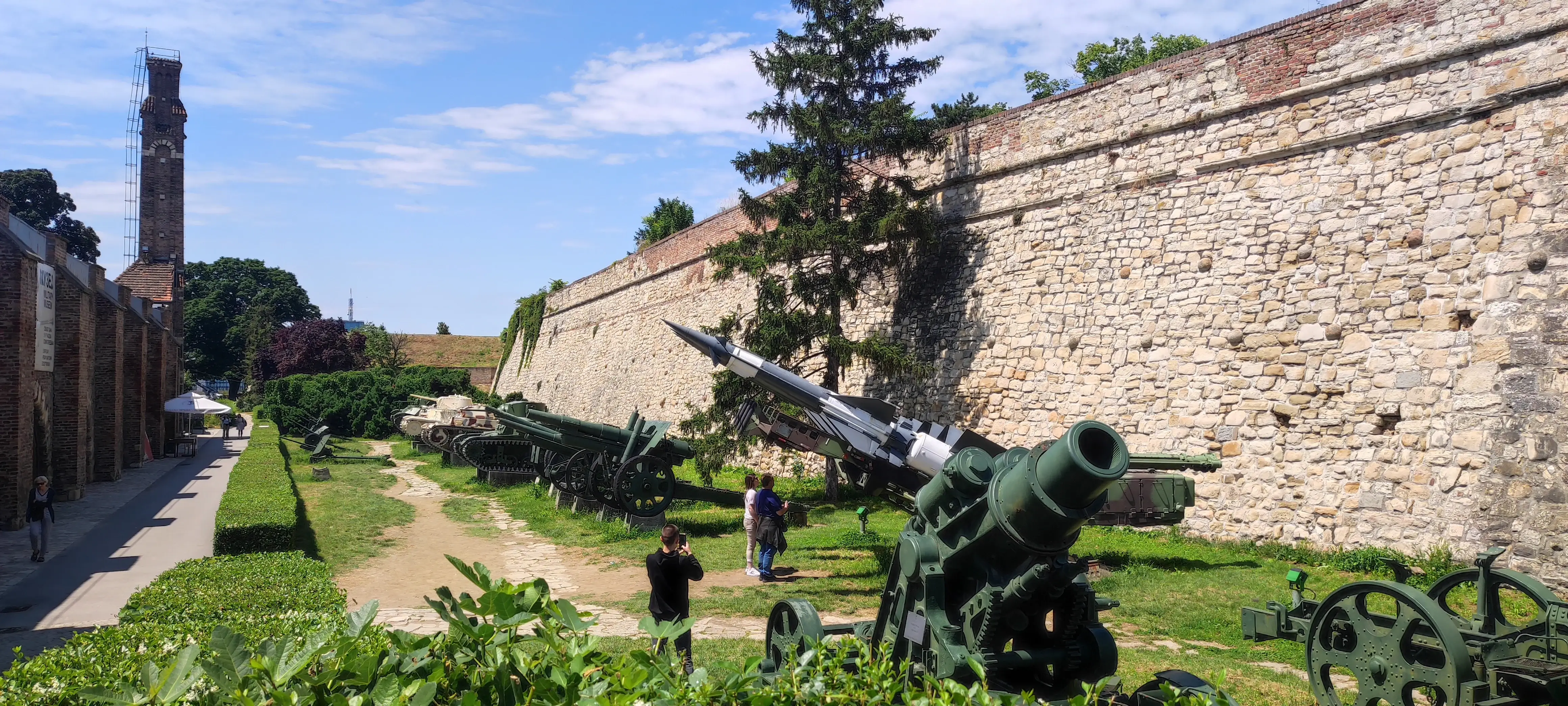 Armas en la entrada al Kalemegdan