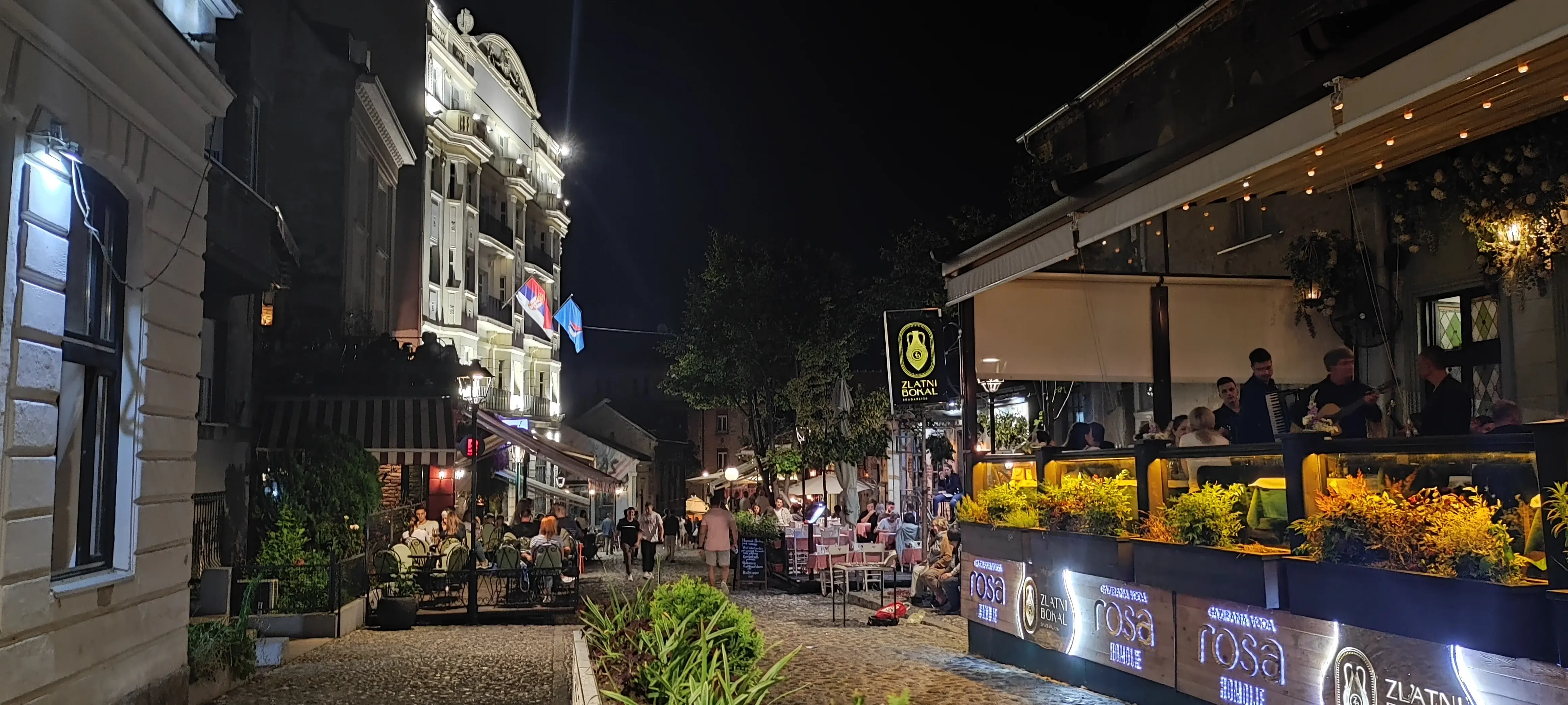 Barrio Skadarlija de noche